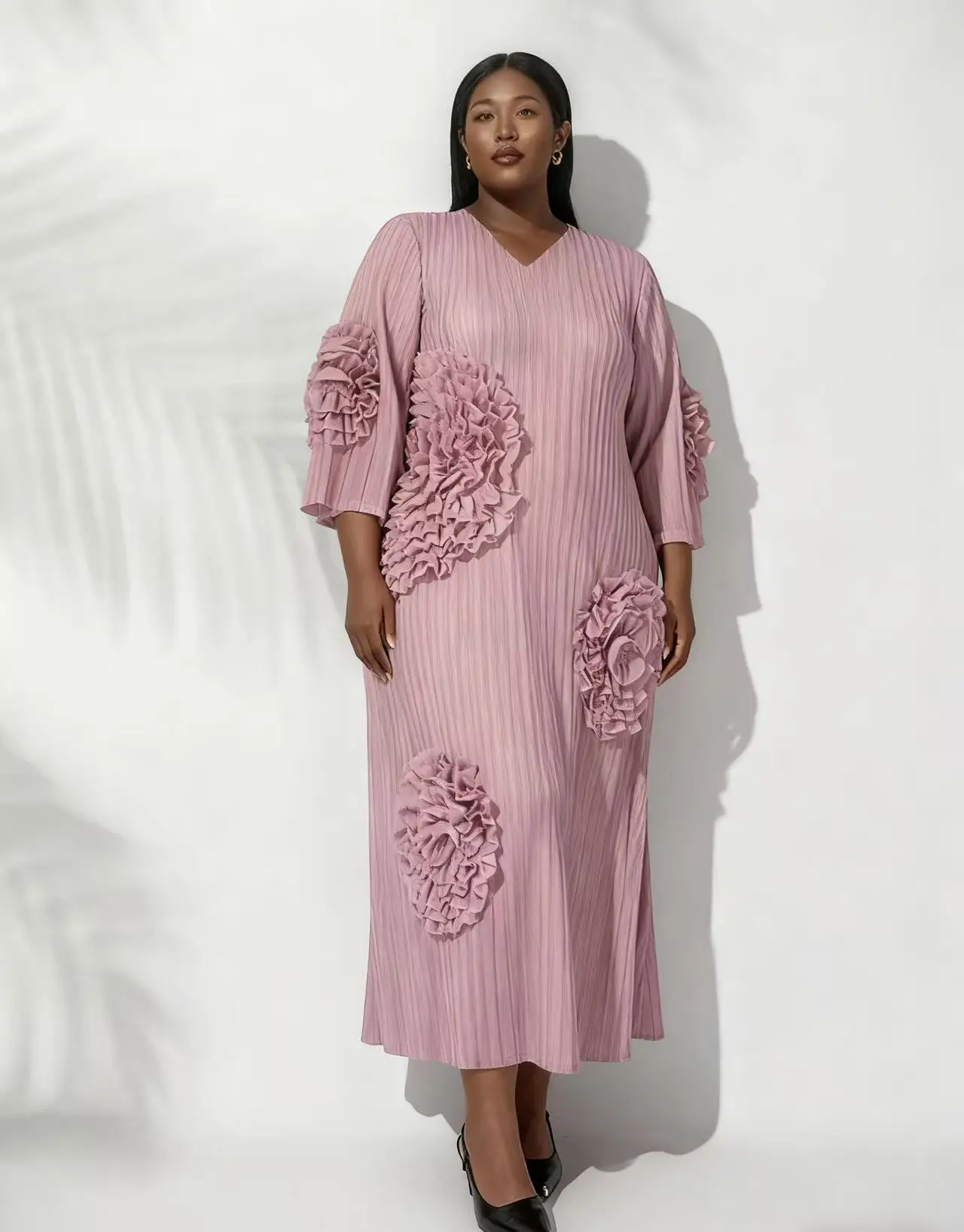 

Miyake Pleats 2025 Autumn New Light Luxury High-end Temperament Dress V-neck Nails Flower Loose Fashion Slim Dress