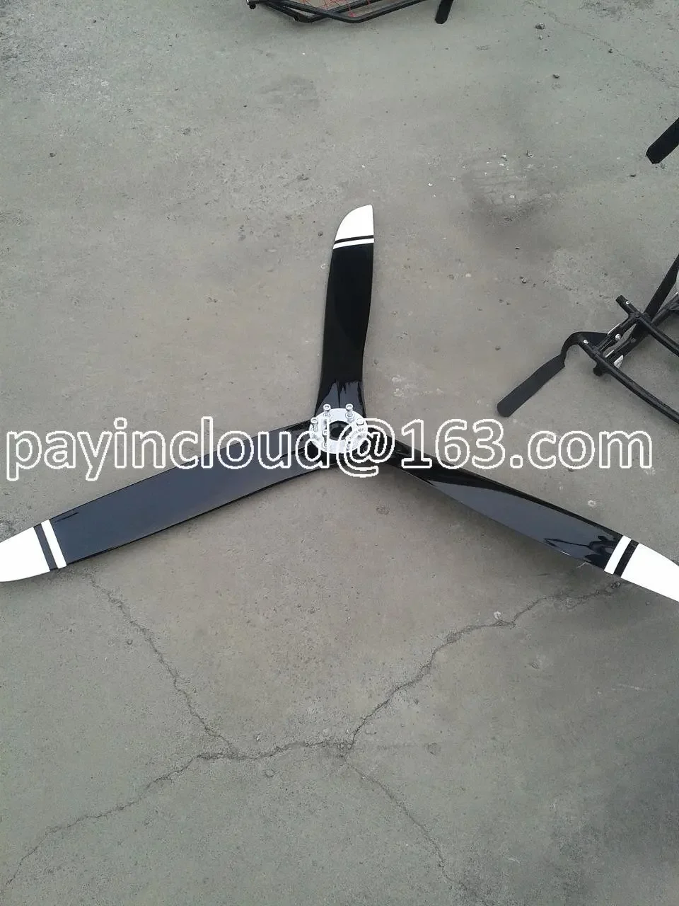 

Suitable for 1.22m 3-page Carbon Fiber Propeller