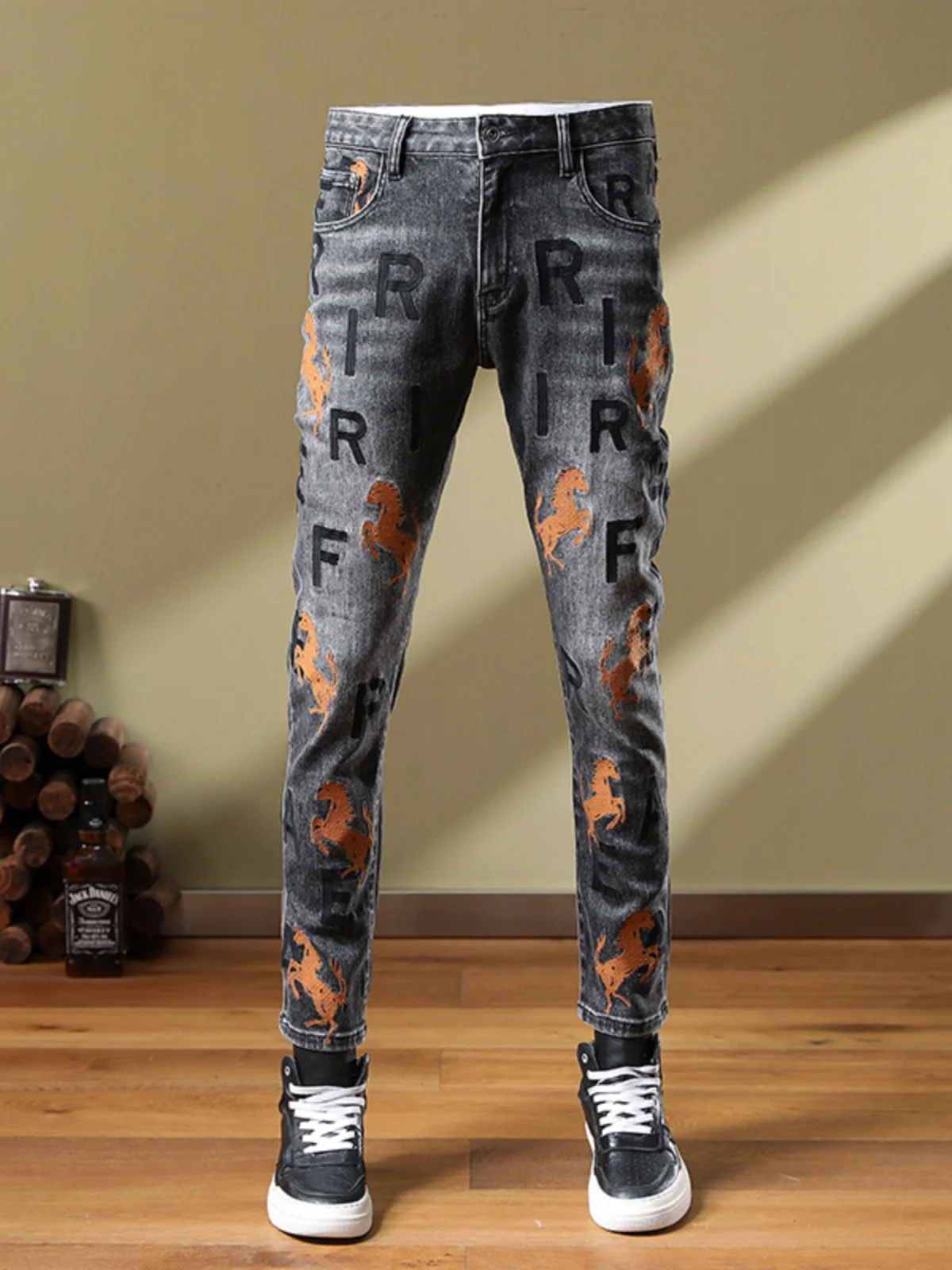 

Стильные мужские джинсы Slim Fit с вышитыми буквами, эластичным поясом, повседневные длинные брюки, модная молодежная одежда