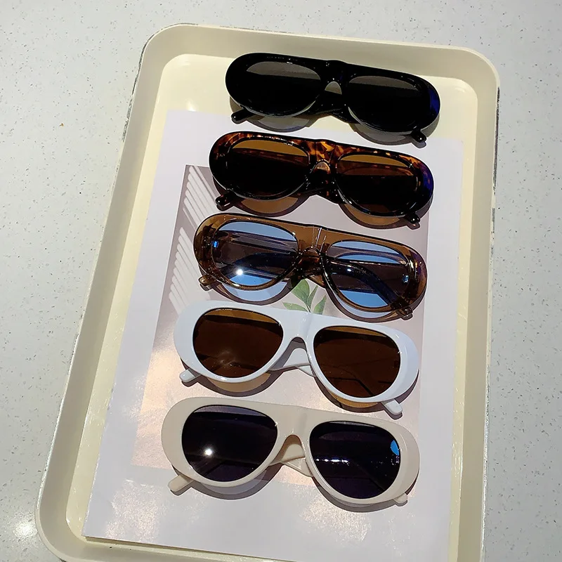 New in Luxury Brand Designer Big Frame Flat Top Sunglasses Women For Men Fashion Vintage Sun Glasses Punk Pilot Shades UV400