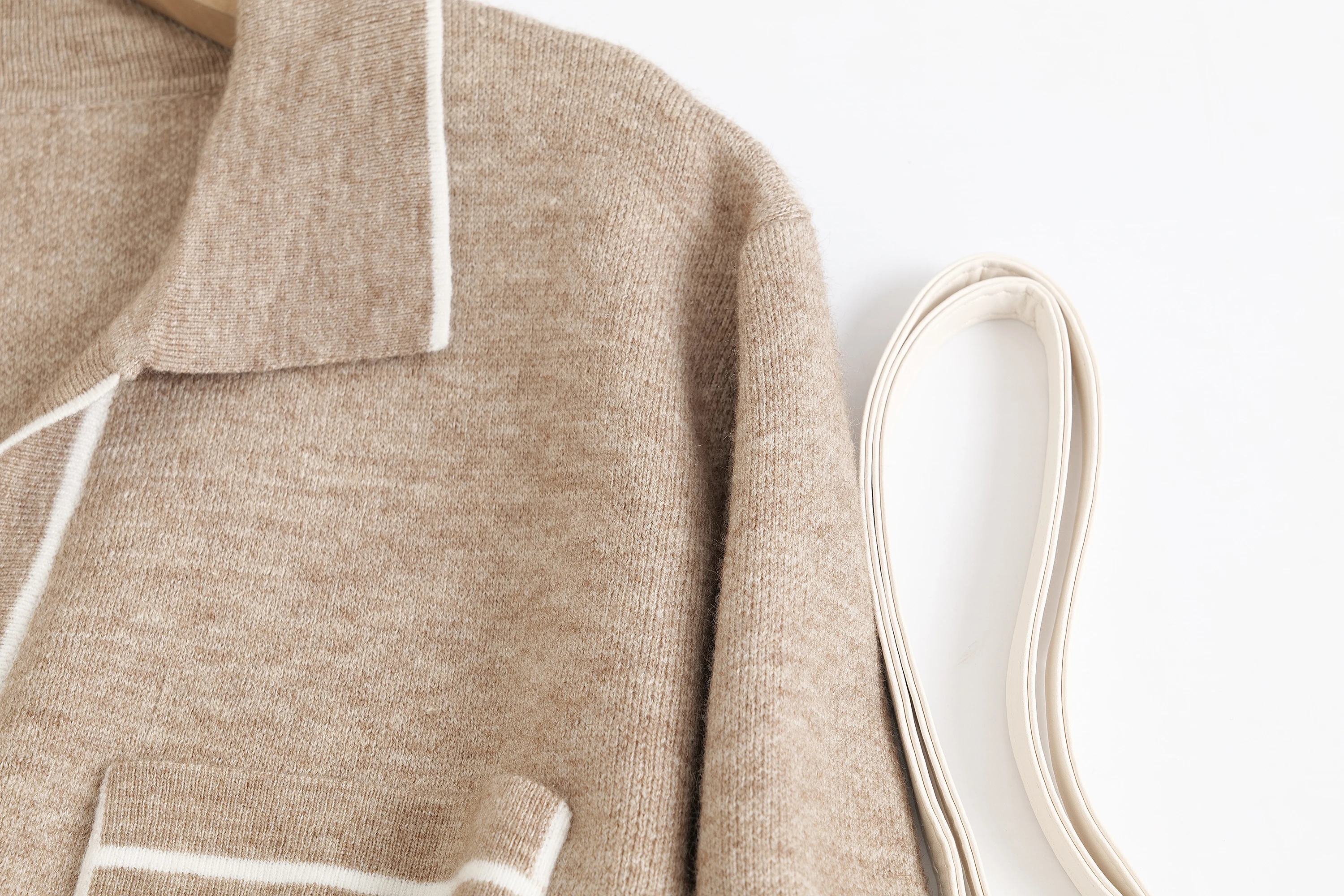 Ethereal MD 2025 massidutti autunno nuovo stile di maglione lavorato a maglia con collo a polo da pendolarismo in misto lana moda casual da donna