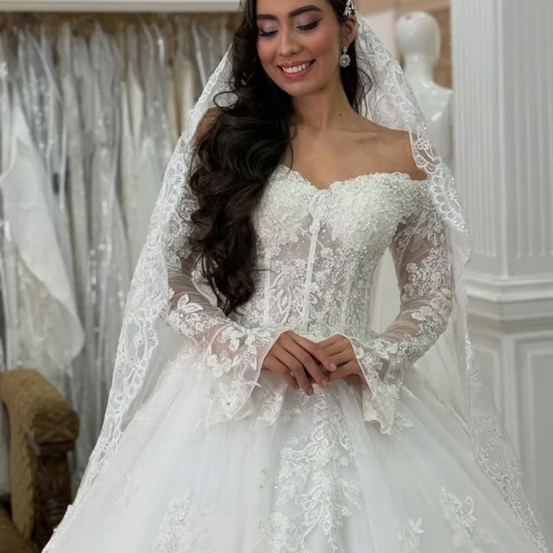 

Customized white Ball Gown Royal Wedding Dresses Lace applique flower Long tail Made Robe De