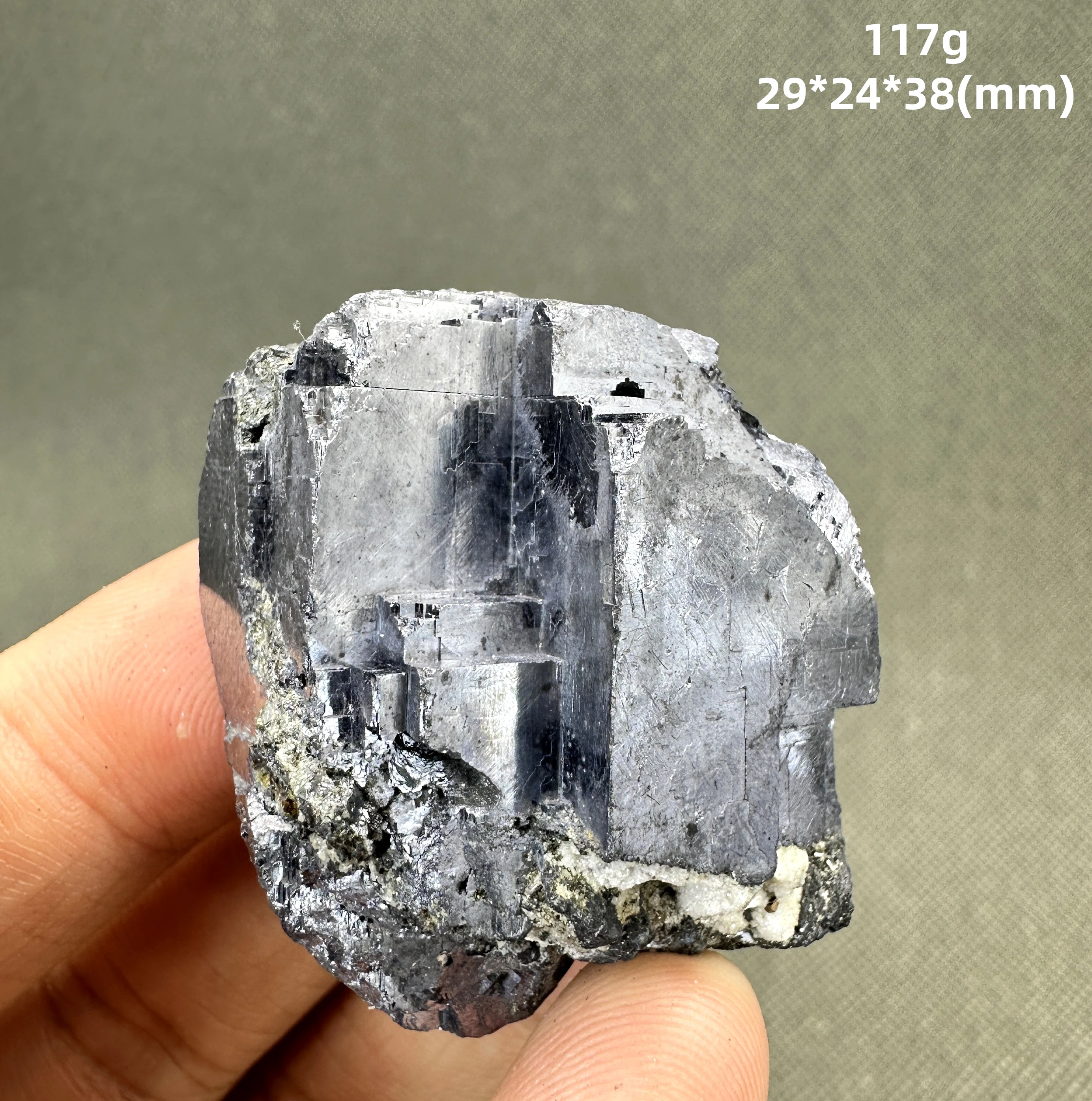 عينة معدنية لامعة من ميانمار الطبيعية + بلورات كوارتز شفاء وأحجار كريمة صخرية