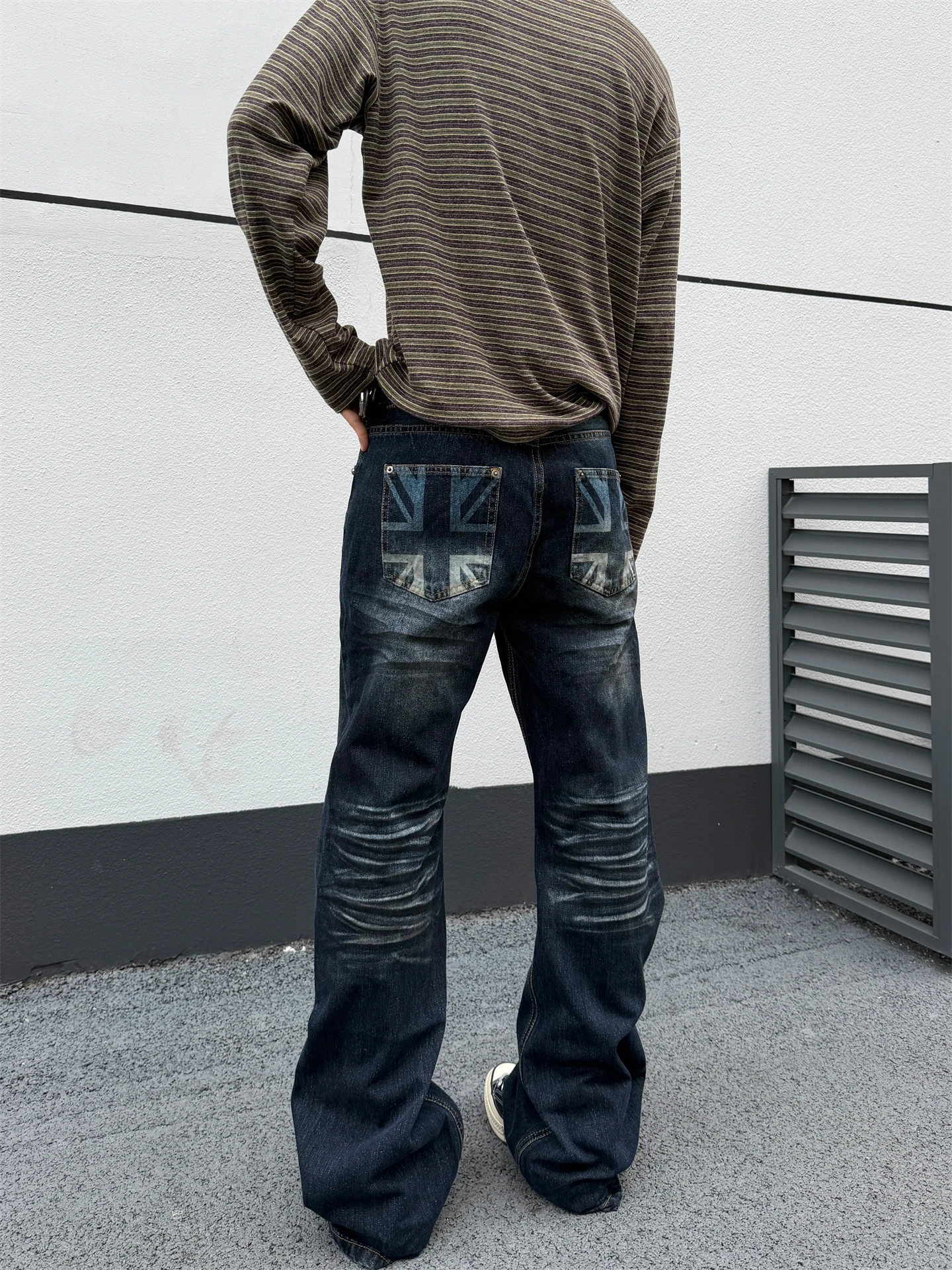 Men's Straight Leg Jeans mid Waist Clean Fit Fashion Urban Style with Diamond Stitching Washed out Scratches British Flag Pat...