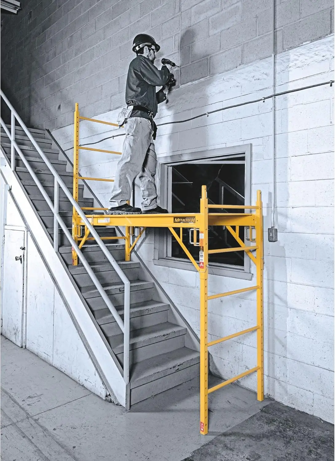 MetalTechBaker Adjustable Steel Platform Jobsite Series 6 Feet Tall Mobile Scaffolding Ladder with Locking Caster Wheels, Yellow