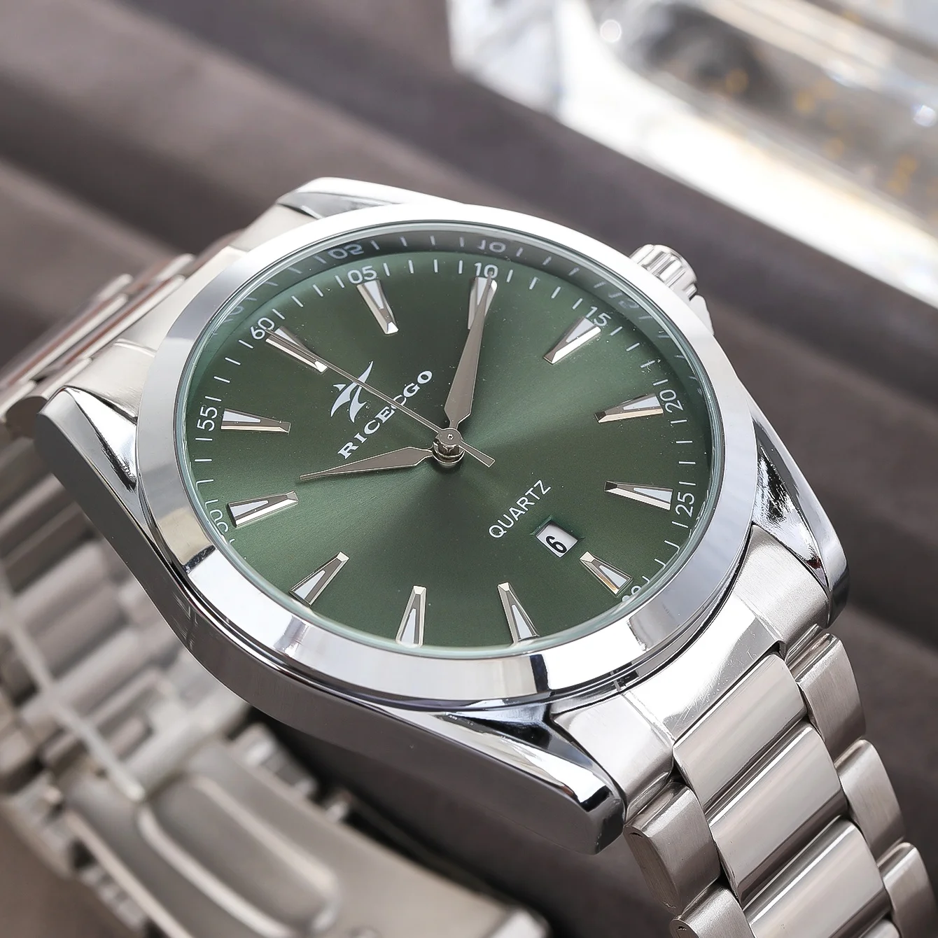 Fashion Men Quartz Watch Stainless Steel Clock Casual Classic Casual Business Couple Calendar Round Wristwatches Masculino