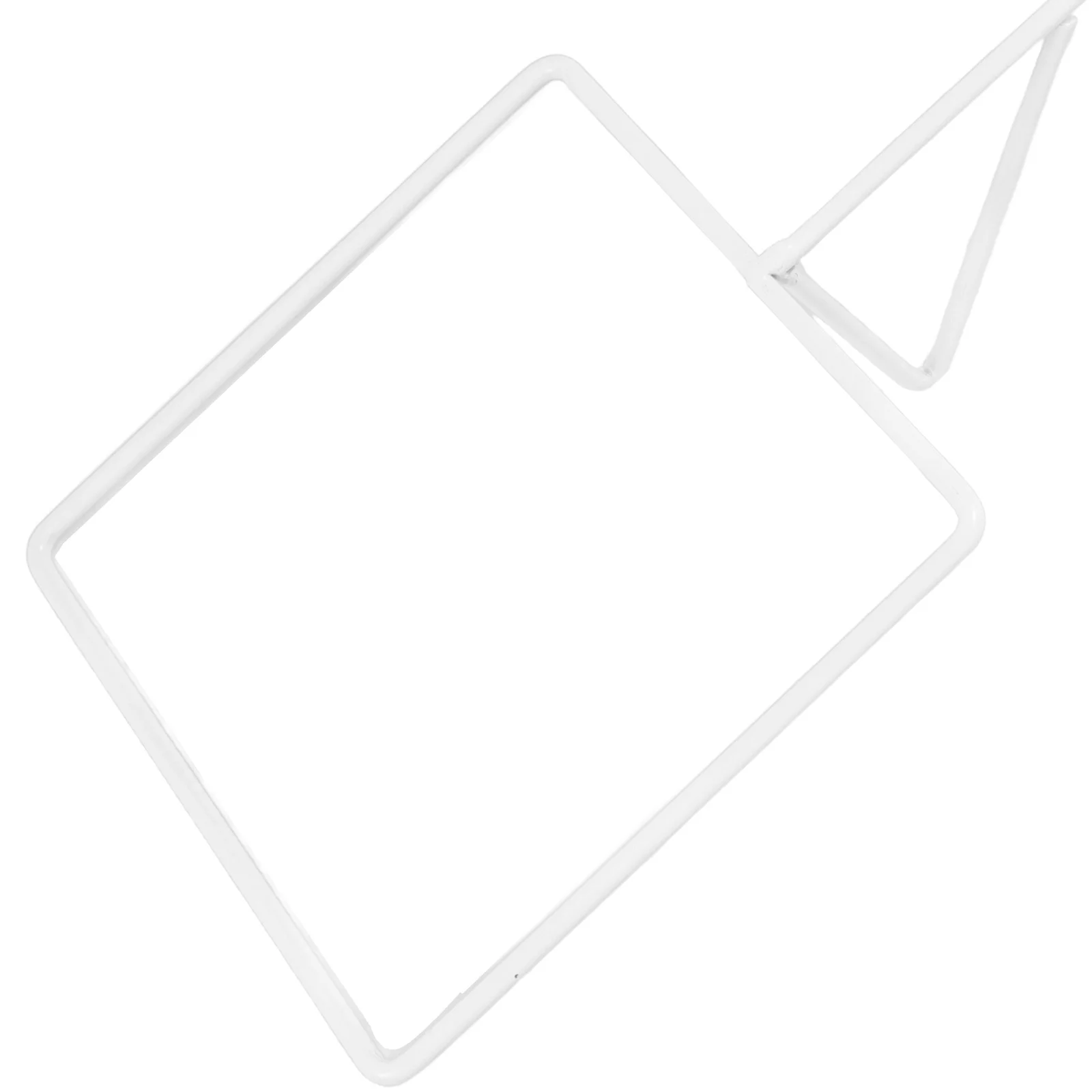 Рисунок 6 - белые железные крючки для подвешивания