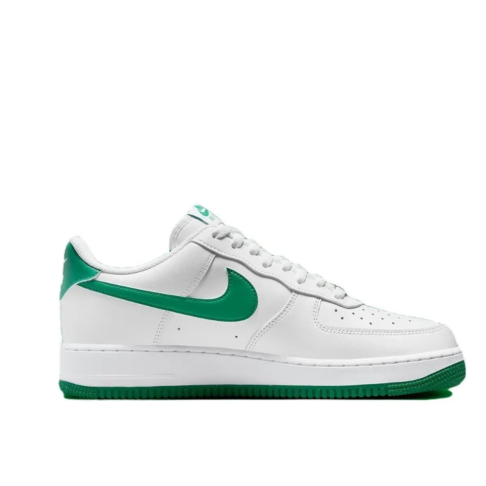 Nike Air Force 1 07 Low Sapatos de tabuleiro masculinos Suporte Conforto Sapatos casuais Tênis acolchoados e leves e respiráveis Branco e verde