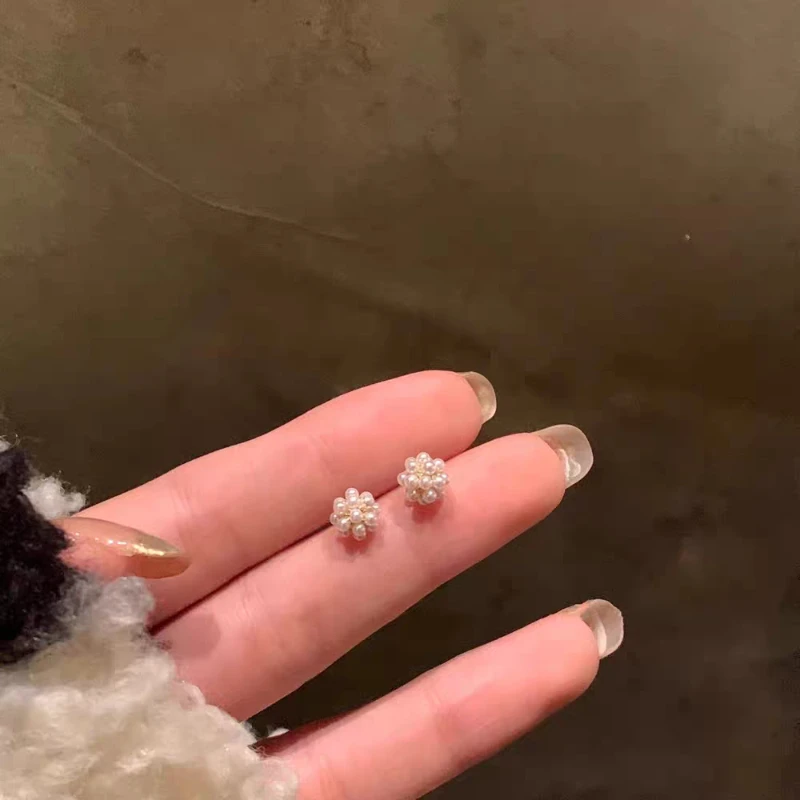 

Серьги-гвоздики из серебра 925 пробы с милым винтажным жемчугом, модные изысканные роскошные универсальные простые маленькие женские стильные аксессуары