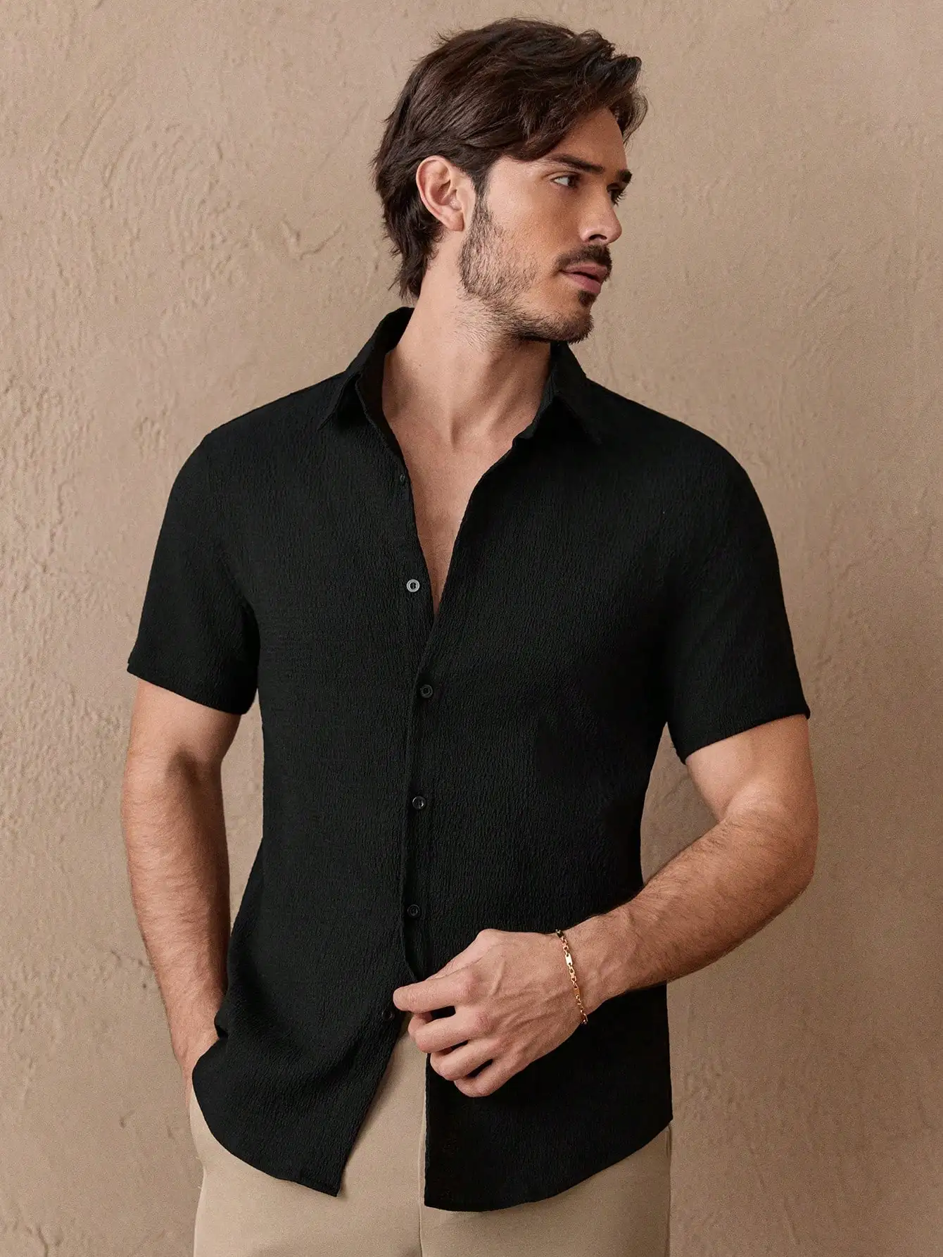 

Men's Solid Black Short Sleeve Button-Front Shirt, Casual Style