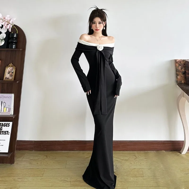 فستان نسائي بتصميم جديد مخيط عصري وأنيق باللون الأسود والأبيض متباين بتصميم شريط زهور ثلاثي الأبعاد #1