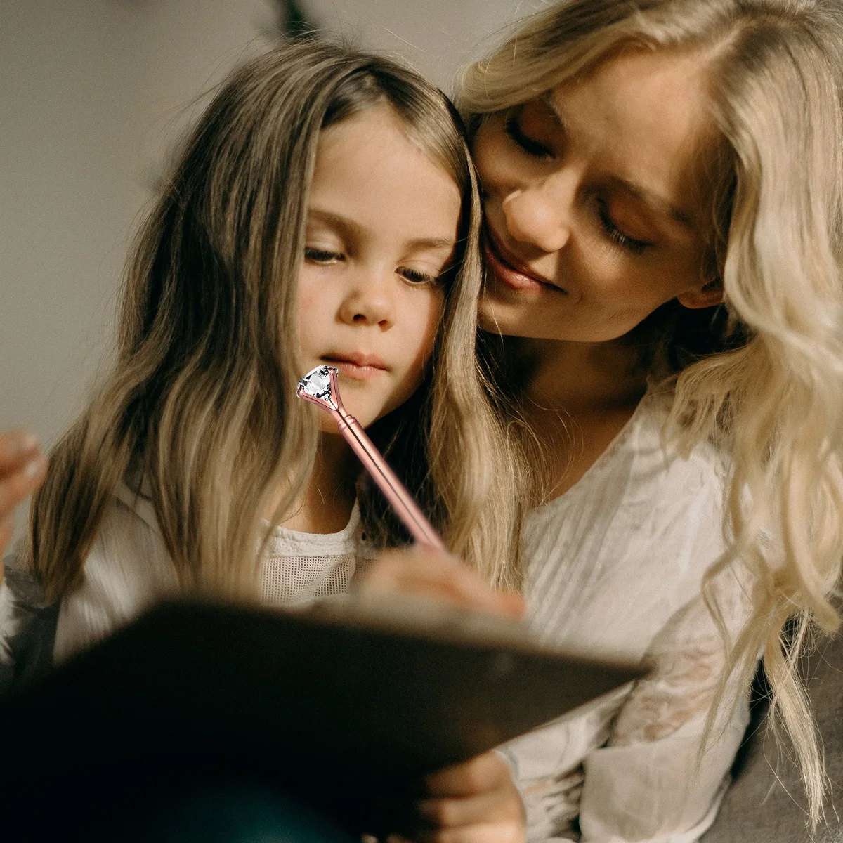 

4Pcs Roller Ballpoint Pens Metal Body Large Diamond Decoration Smooth Writing Office School Gifts Roller Pen Ballpoint Pens