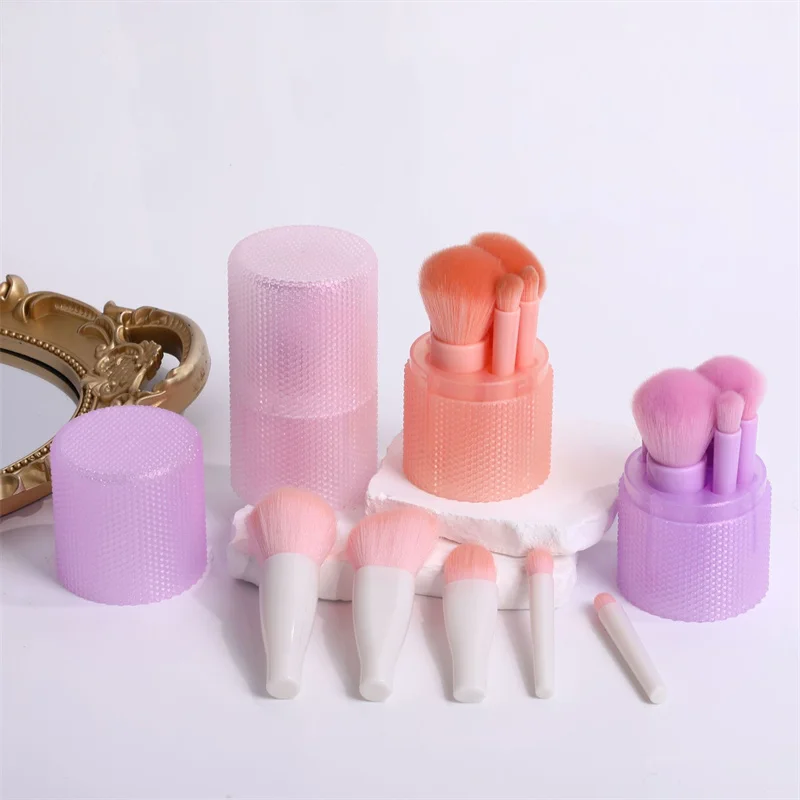 5pcs Mini Makeup Brush Set with Storage Bucket Women Travel Nylon Bristles Makeup Brushes for Powder Blush Lipstick & Concealer