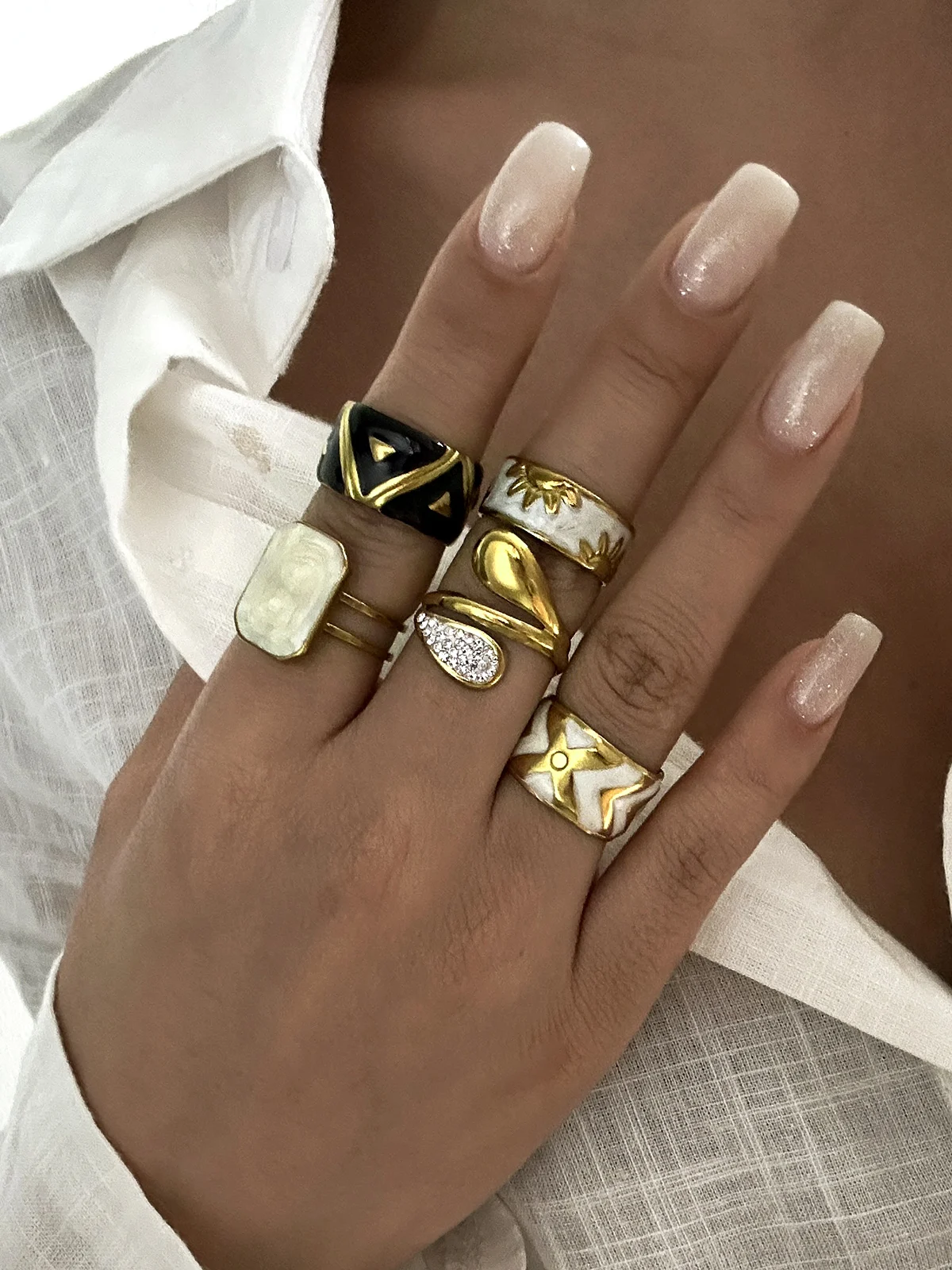 Unique Teardrop Rhinestone Twisted Stainless Steel Open Ring for Women Adjustable White Enamel Sun Flower Ring Stackable Jewelry