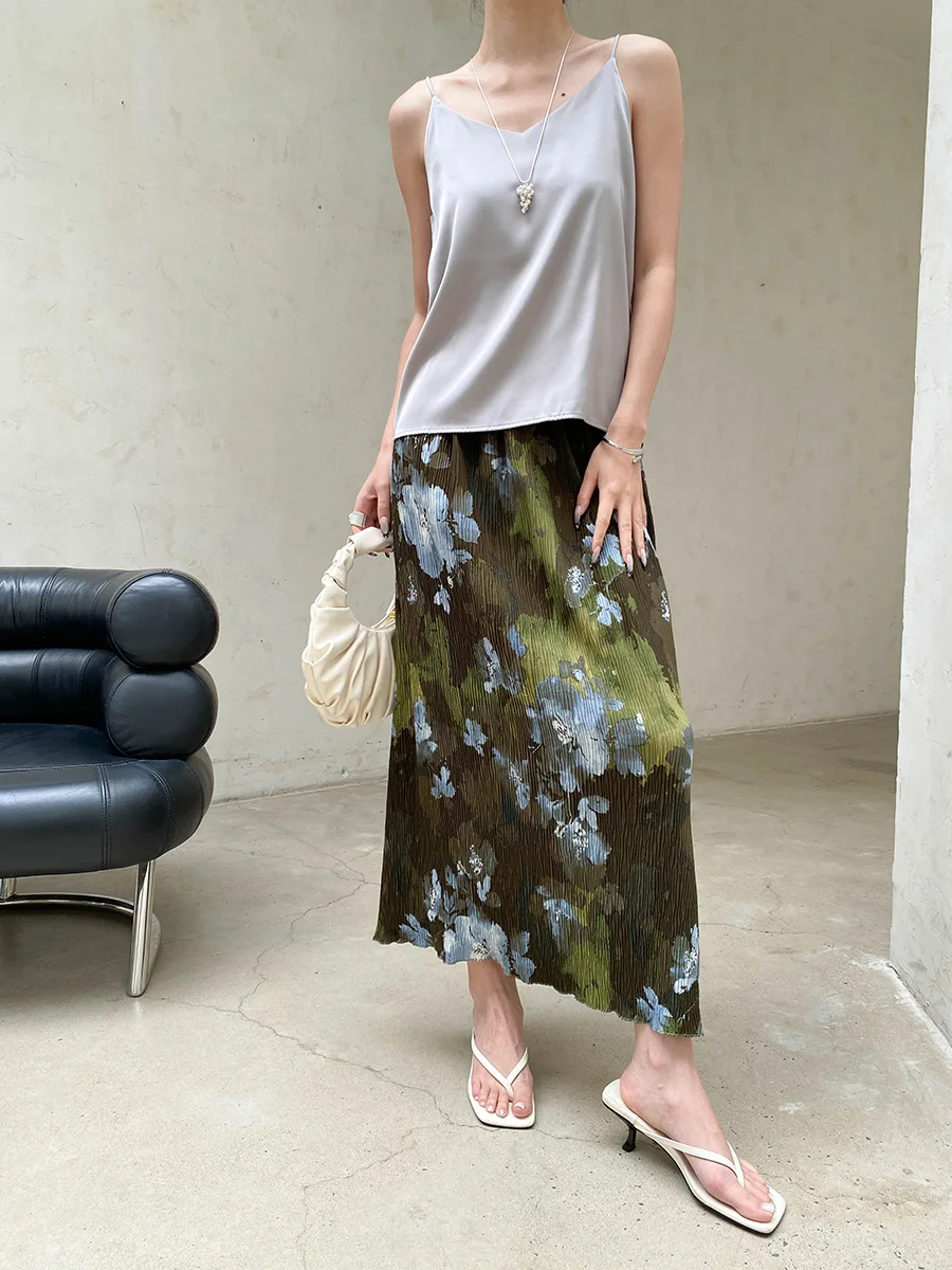 Sommerliches Damen-Casual-Top in Uni-Farbe, V-Ausschnitt, Satin-Camisole, sowohl für drinnen als auch draußen tragbar. – Detail 21
