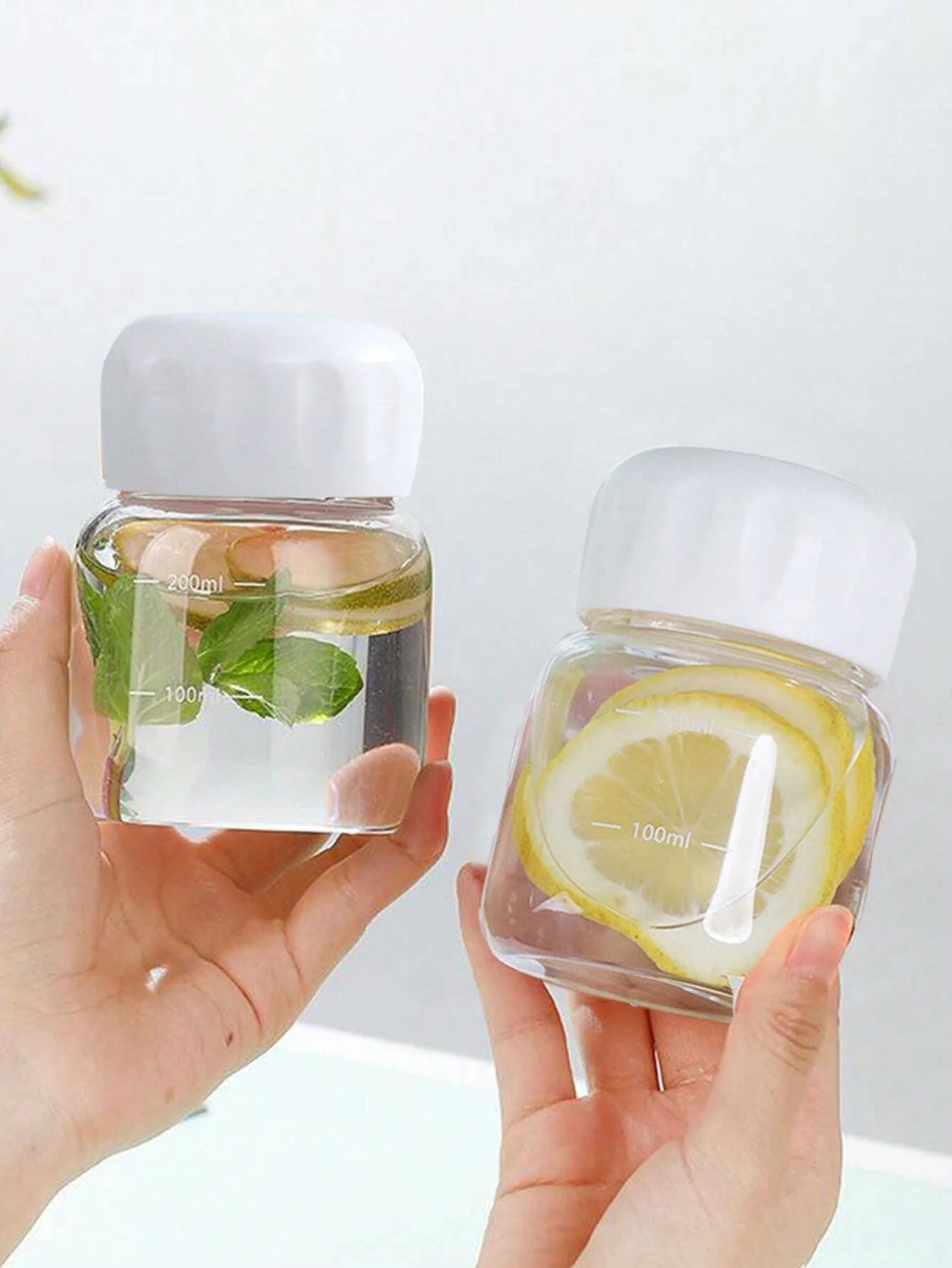 1/2PCS 300ml Small Water Bottle Plastic Portable Leakproof Mug Juice Milk Drinking Cup with Scale    JJ2592