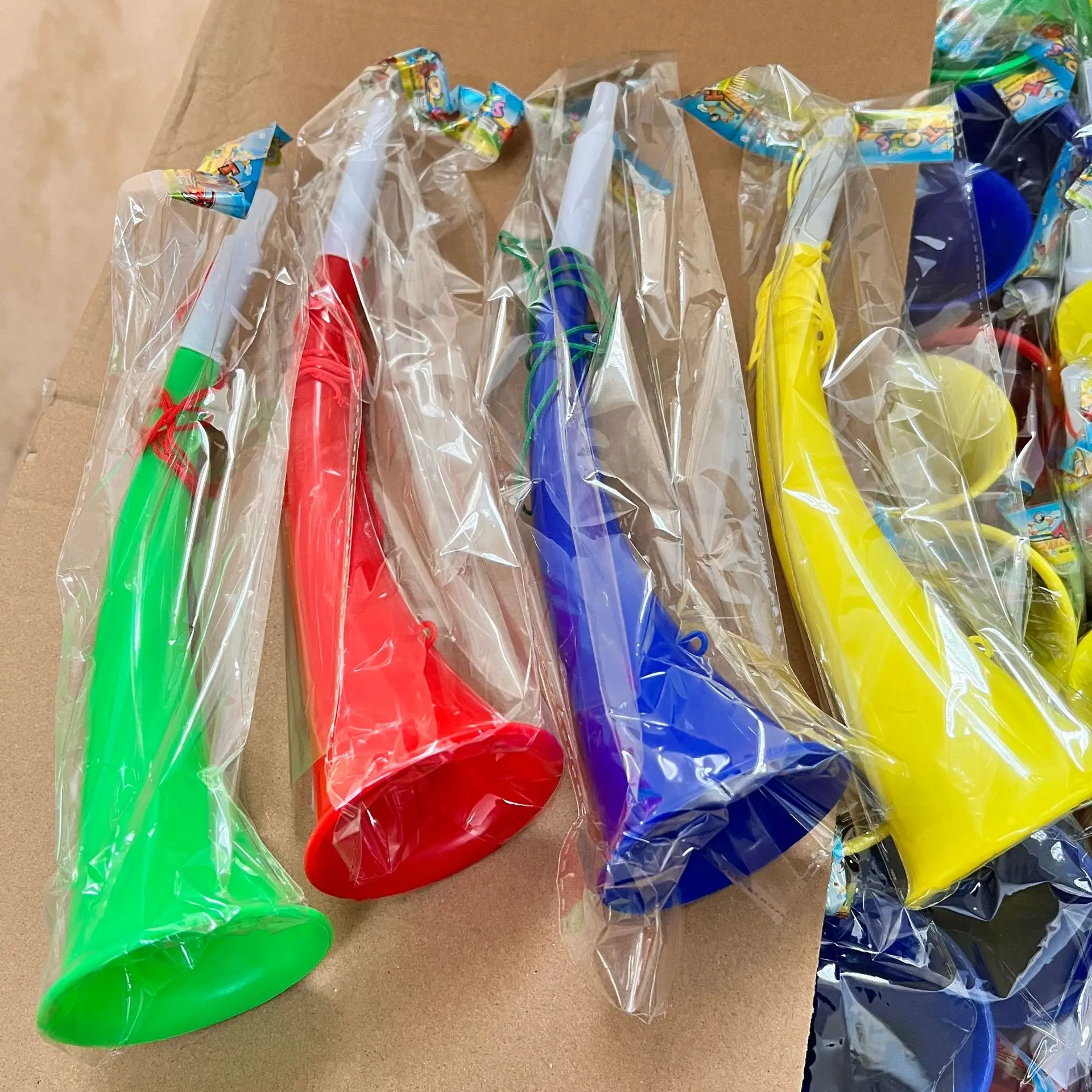 vuvuzela-de-plastico-para-torcedores-de-futebol-brinquedo-de-barulho-alto-para-festas-em-estadios-venda-por-atacado