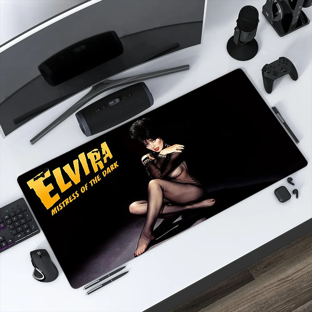 مكاتب سطح المكتب المطاطية لفيلم عشيقة XXL من Elvira لوحة ماوس كبيرة سميكة للألعاب غير قابلة للانزلاق