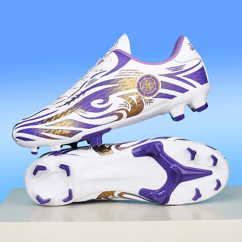 

A pair of children's four-season leather soccer shoes with long studs, featuring strong grip, size 32-44，HXH-316