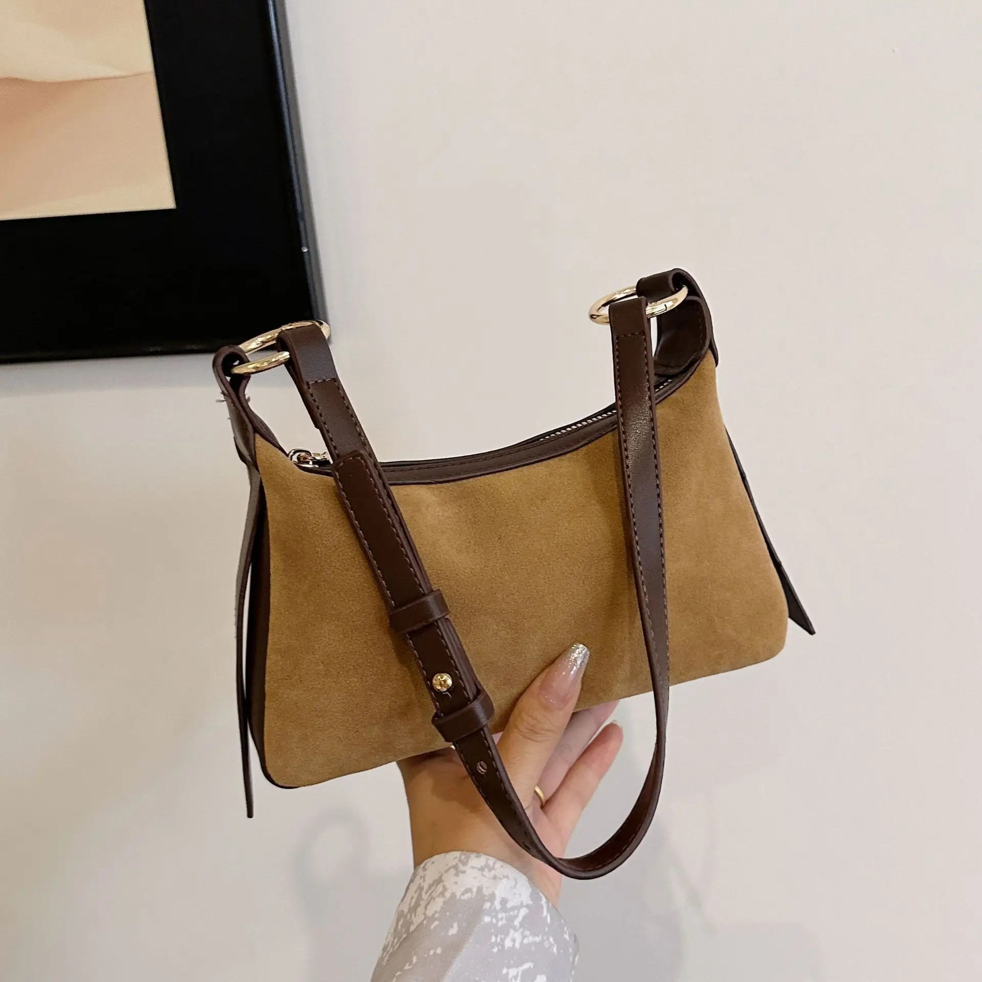 حقيبة كريسنت مون 2025، محفظة كتف للركاب للنساء، حقيبة كروس أنيقة، حقيبة بسيطة من اليوم إلى الليل، حقيبة حبال مزخرفة #1