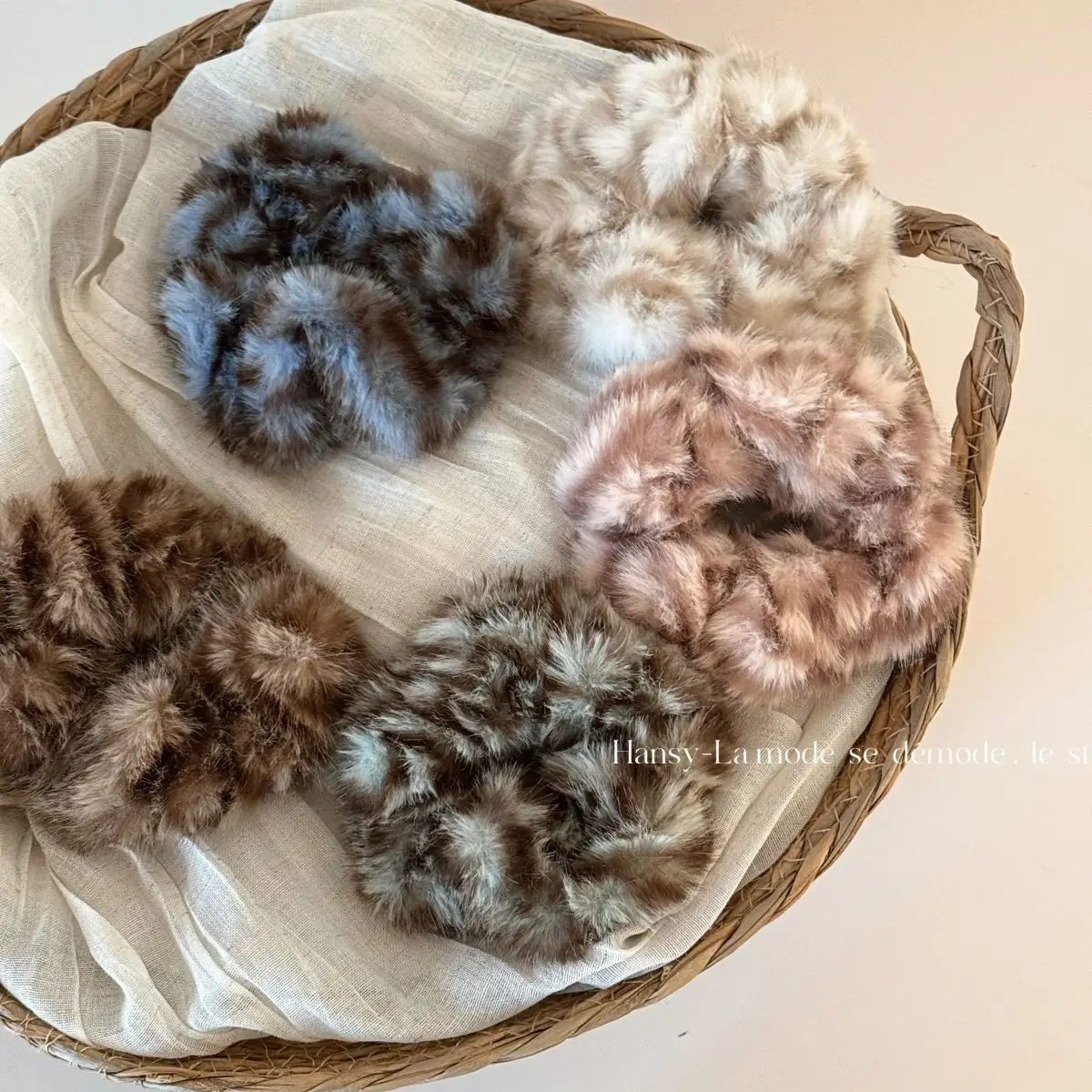 

1PC Winter Leopard Print Scrunchie High Elastic Soft Plush Hairband Hair Tie Rope Ponytail for Female Trendy Hair Accessories