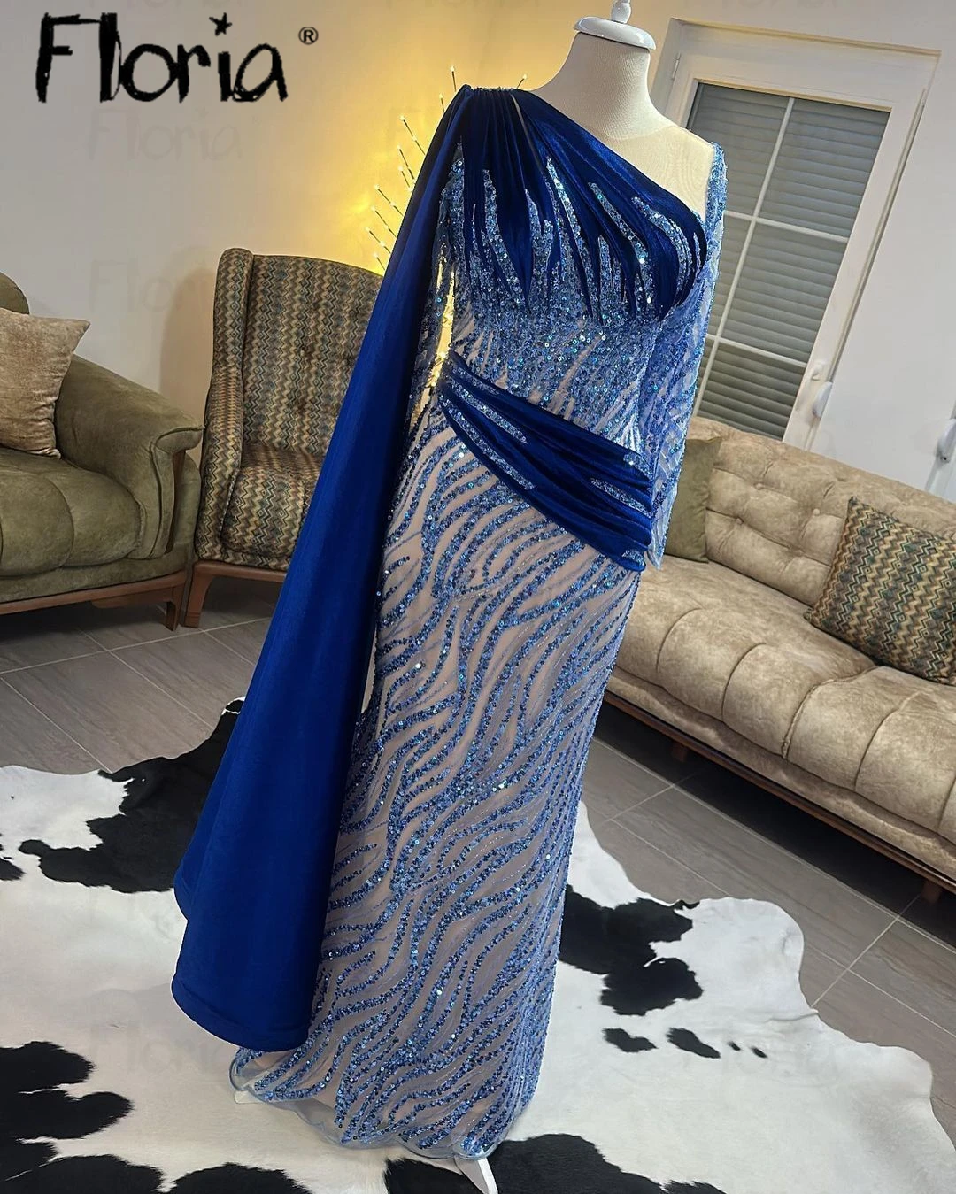 Vestido de noite azul real feminino, miçangas de um ombro, manga longa do cabo, tamanho grande, vestidos de baile, festa de casamento, Dubai, alta qualidade