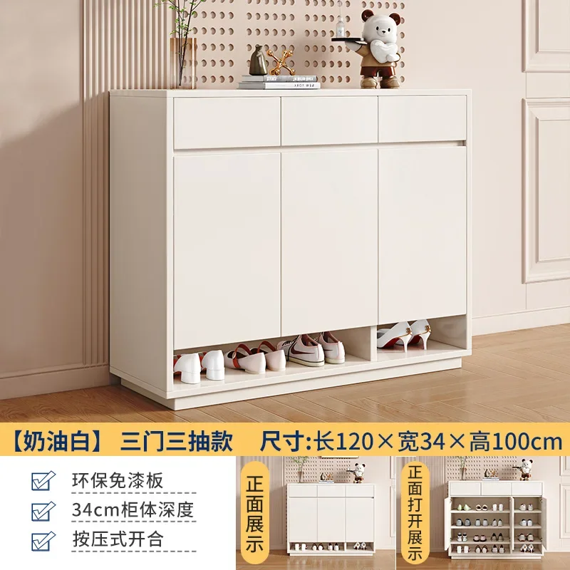 سعة كبيرة عند باب المنزل، وخزانة تخزين بسيطة عند الباب، ورف أحذية للشرفة #5