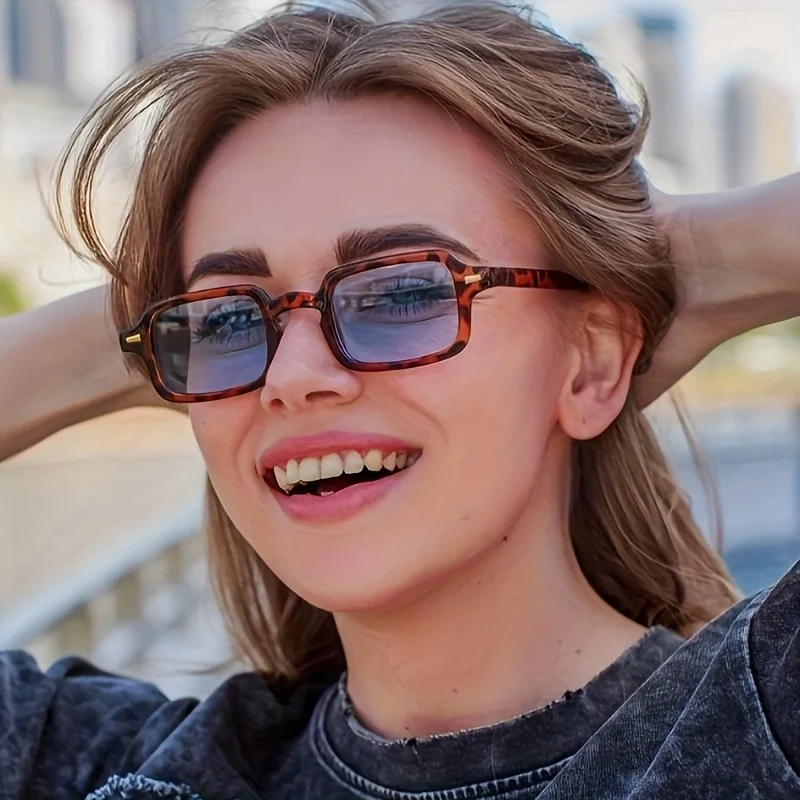 Trendige Retro-Damenbrille in Tofu-Pudding-Blau für Senioren, Casual-Stil