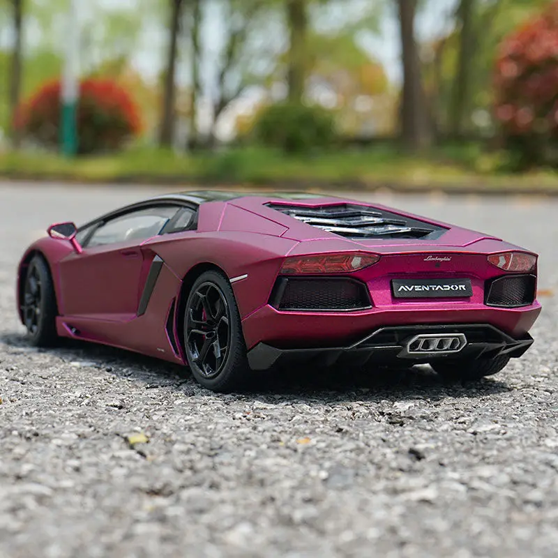 WELLY 1:24 Lamborghini Aventador LP700-4 Alloy Car High Simulation Model Diecasts Metal Toy Sports Car Model Childrens Gift