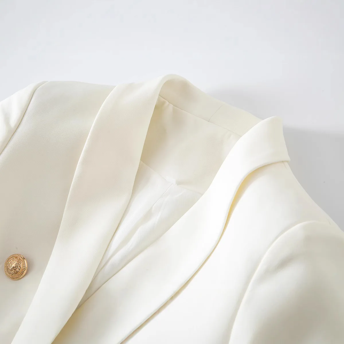 2025 봄 가을 신상 단색 유럽풍 미국풍 분위기 출퇴근룩 슈트 칼라 화이트 슬림 얇은 더블브레스트 고급 여성복