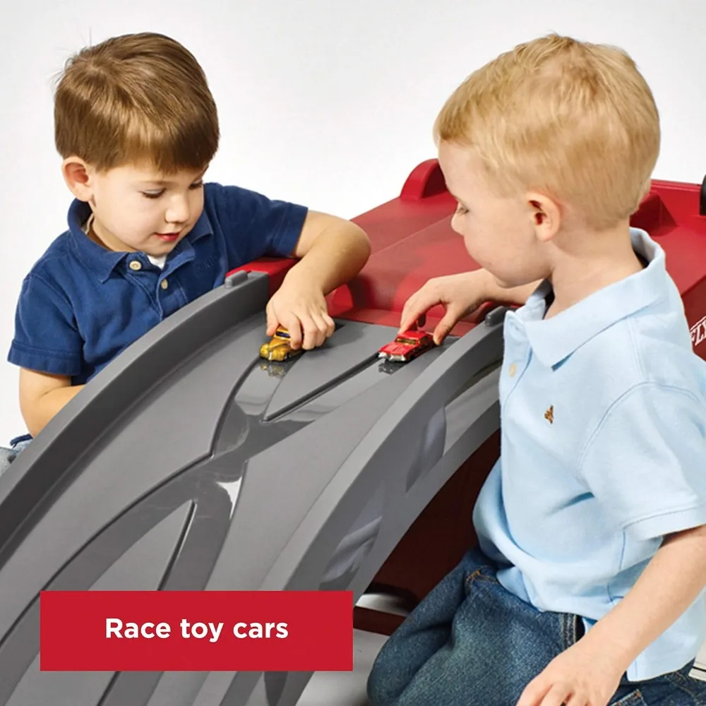 Radio Flyer Ride On Jouet pour Enfants, Voiture de Sport intérieure et extérieure avec Rampe, 500, Rouge