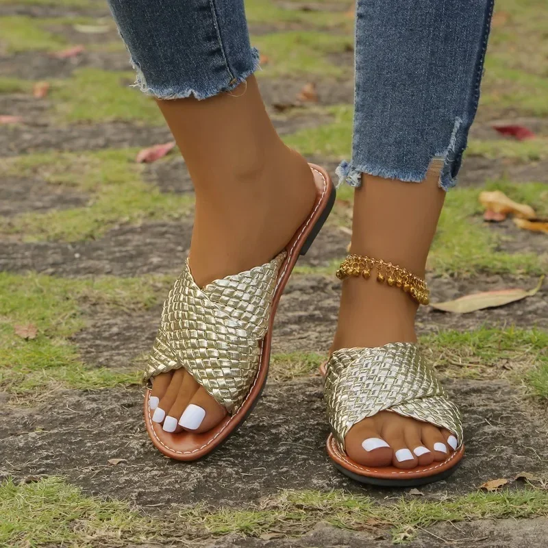 2025 رائجة البيع أحذية نسائية اللمحة تو المرأة النعال موضة حجم كبير النعال اليومية المرأة الصيف جولة تو نعال مسطحة