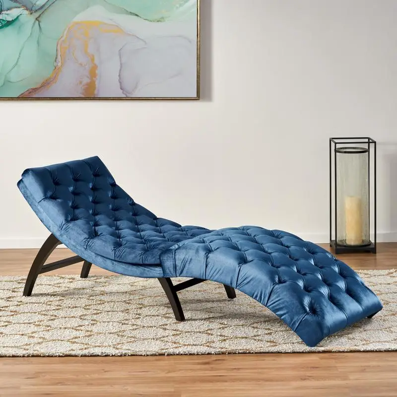 Comfortable Chaise Lounge Chair with Modern Design for Relaxation