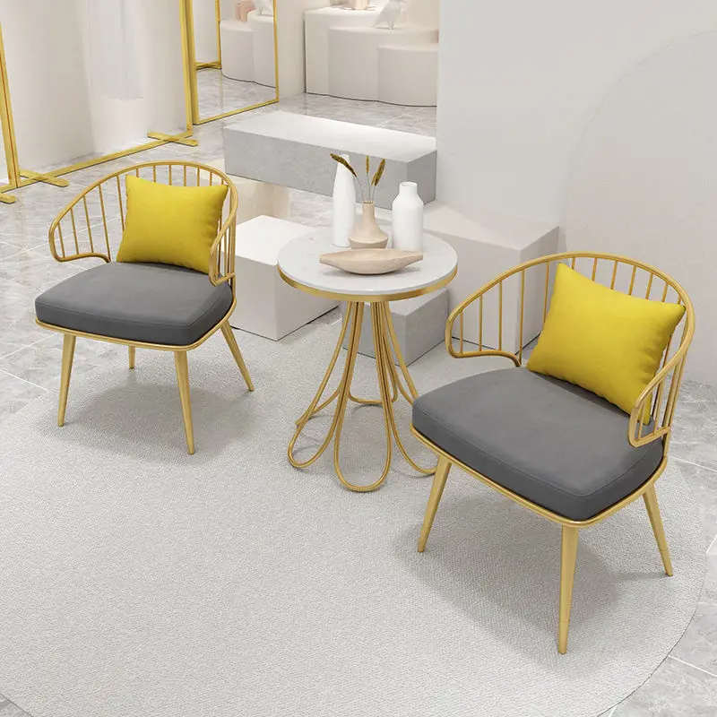 Negotiation area Small table and chair combination Simple modern clothing store Rest area Iron light luxury beauty salon Nail