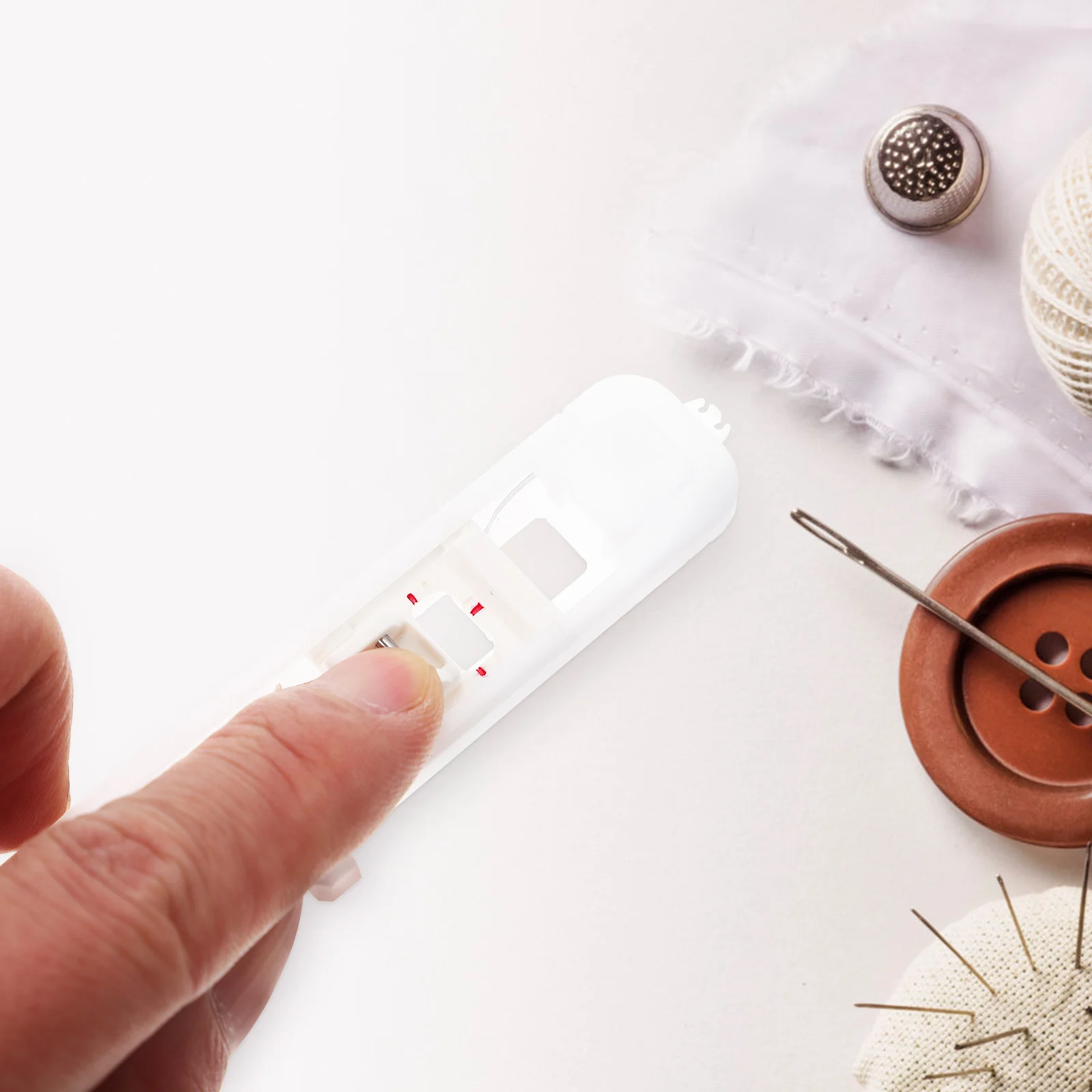 

Plastic Elastic Buttonhole Presser Foot White Easy Sewing Machine Supplies Eyelet Mending Feet Household Practical Craft Design