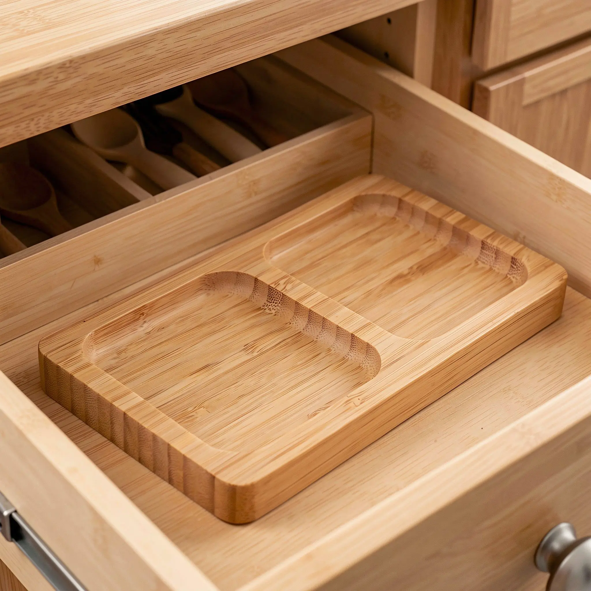 2 Compartment Bamboo Dipping Sauce Dish Rectangular Divided Condiment Serving Tray Dual Groove Sauce Bowl Appetizer Holder