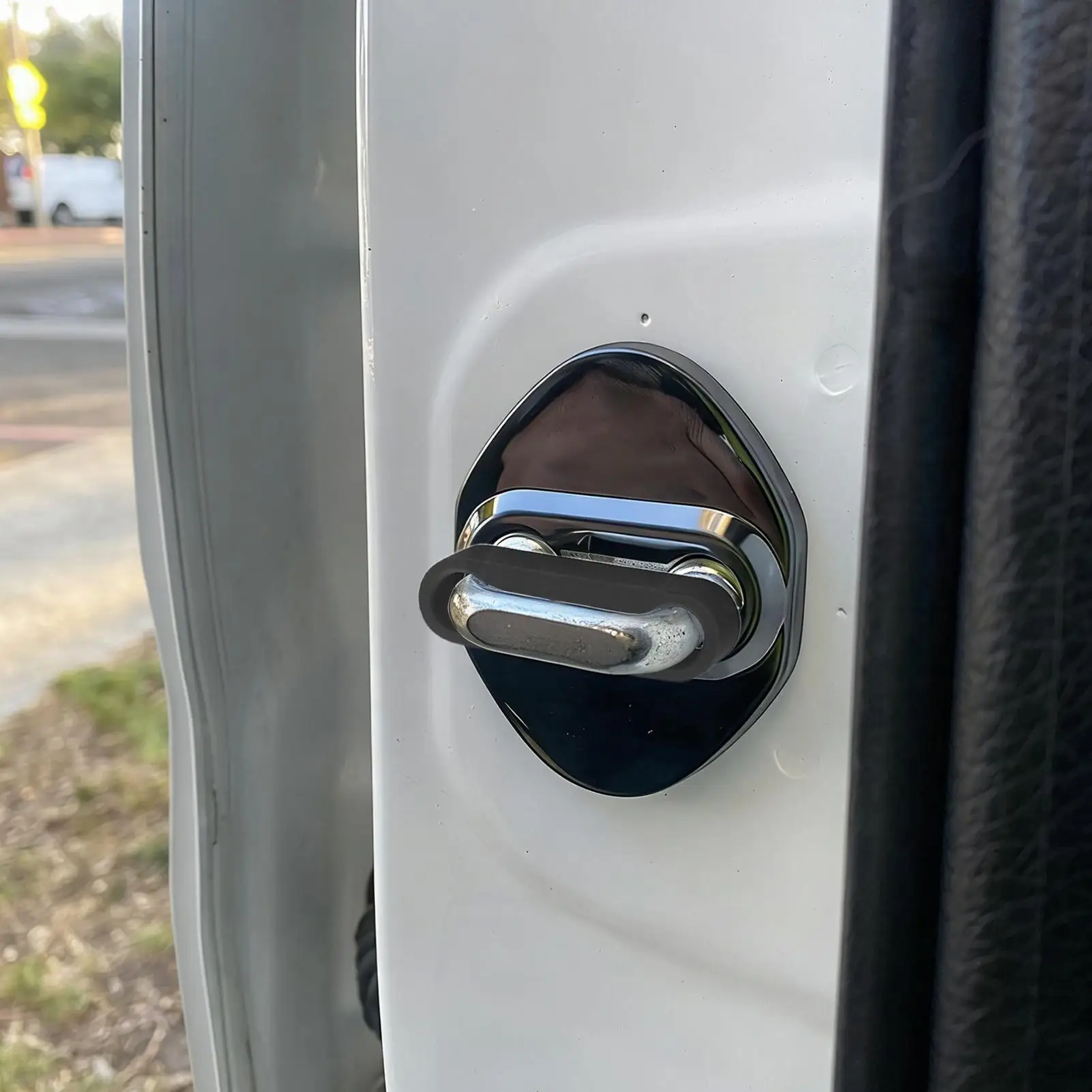 4pcs Universal Anti-Collision Car Door Slam Stopper Thick Soundproof Car Slam Stopper Bumper Protector for Minivans Trucks SUVs