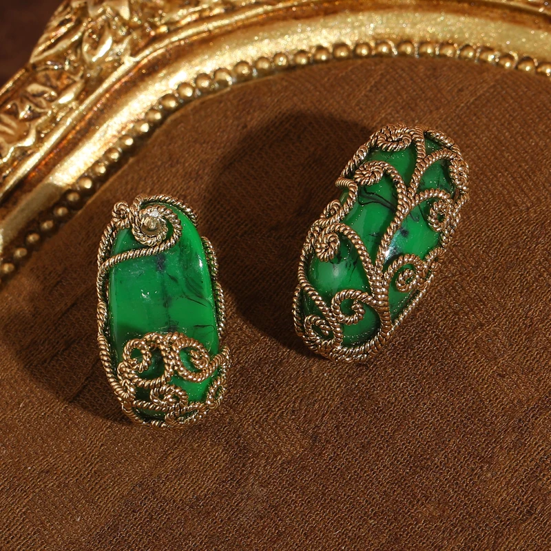 خمر قصر زهرة الأخضر الأقراط المزجج الحجر الطبيعي امرأة الجوف خارج العتيقة الذهب اللون الفاخرة جودة مجوهرات عيد الميلاد #2