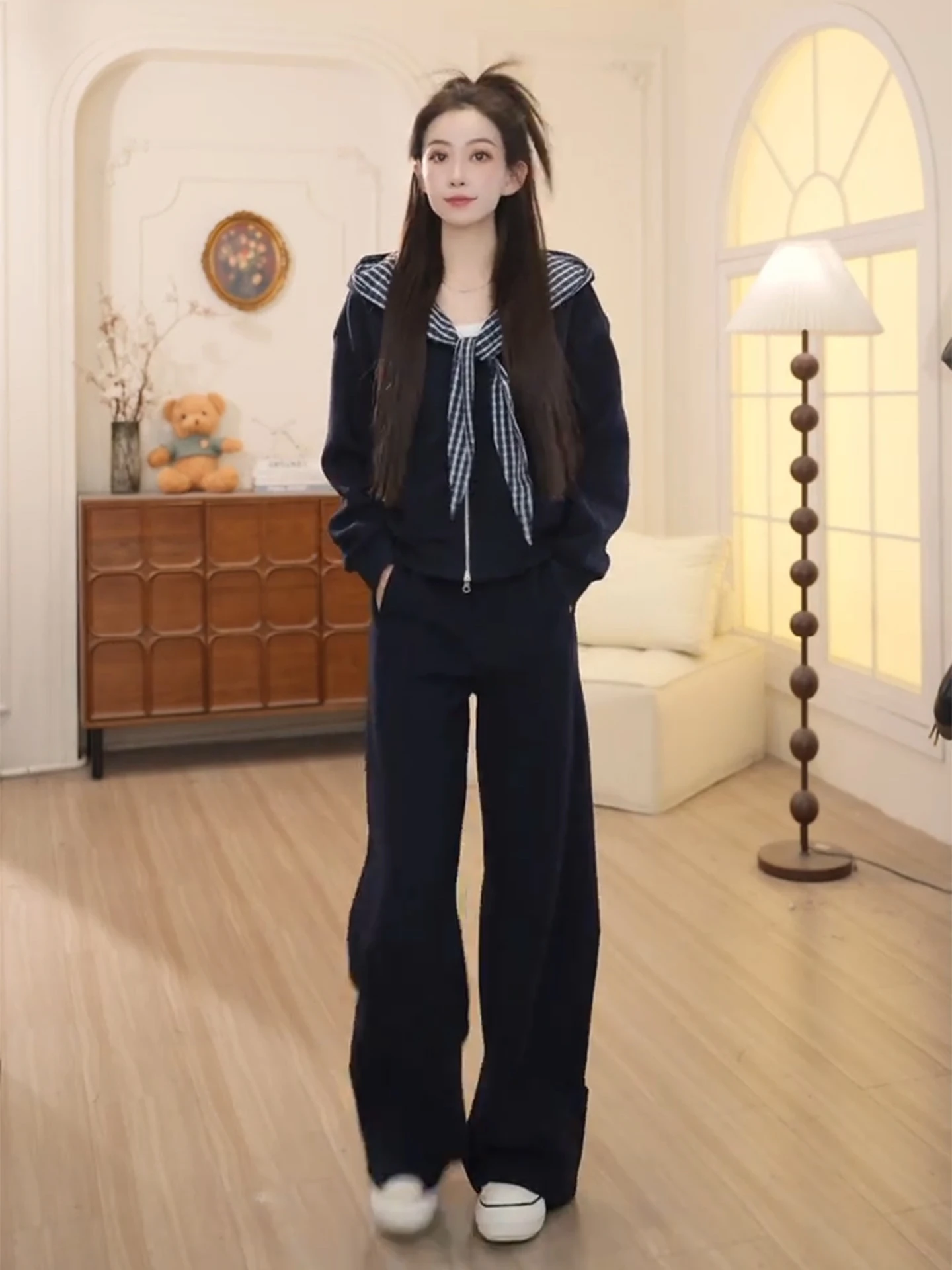 

Корейский стиль: повседневный спортивный костюм для женщин, весенний, молодежный, модный, с курткой, топом и широкими брюками, комплект из двух предметов