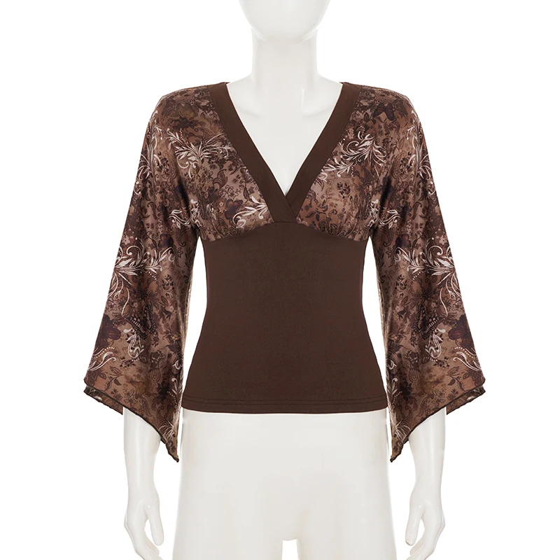 SUCHCUTE T-Shirt mit V-Ausschnitt und Patchwork-Print, Retro-Slim-Fashion-Oberteil mit Fledermausärmeln für Damen, Y2K-Ästhetik, 2000er-Jahre-Kleidung, schick, elegant – Detail 4