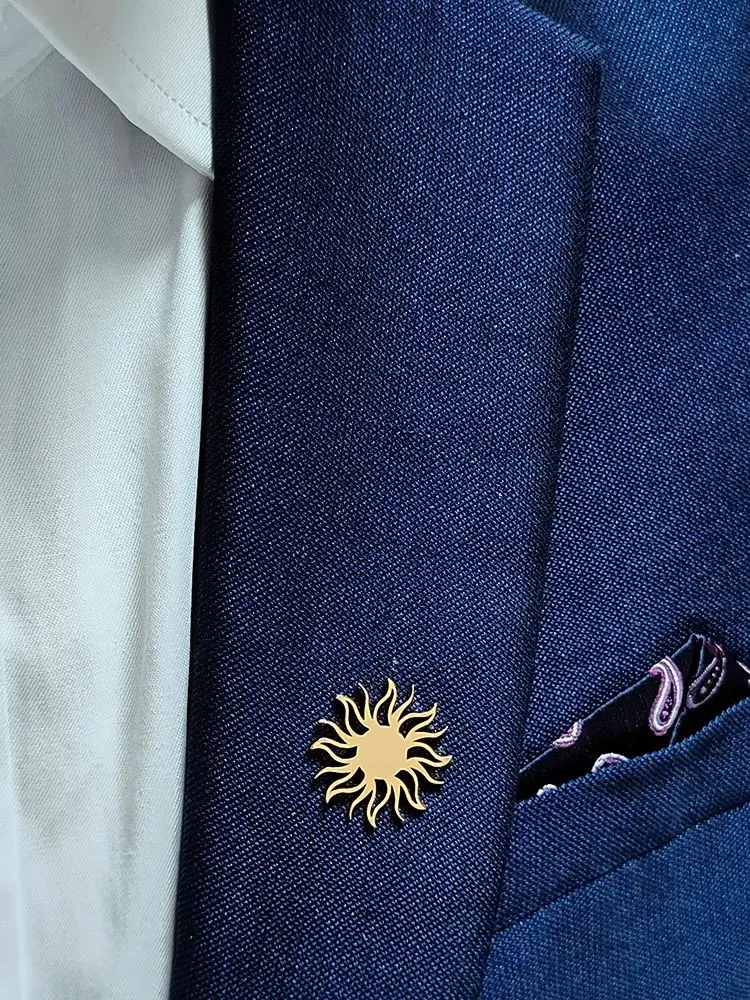 Hot Sunflower men's brooch, stainless steel collar pin, suit shirt decorative accessory, wedding best man gift