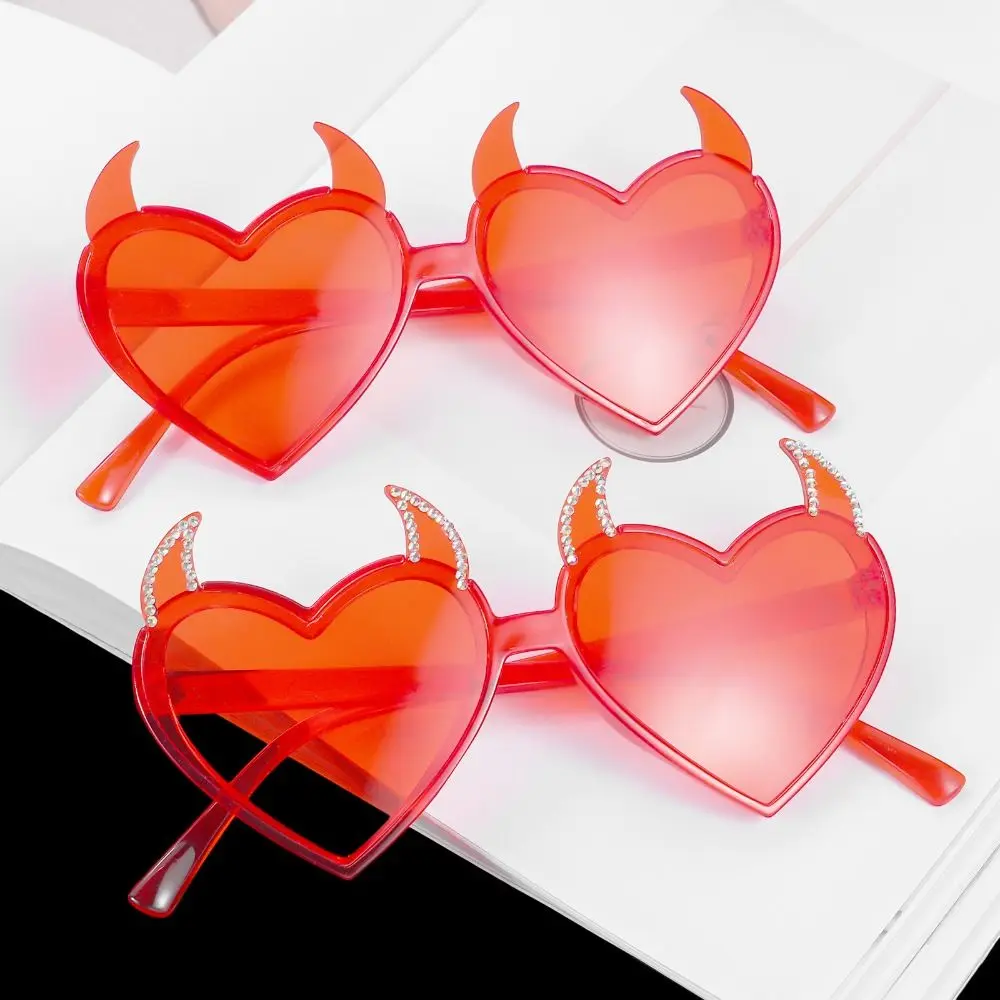 

Fashion Devil Ear Heart Shape Sunglasses Rock Horn UV Protection Sun Glasses Halloween Decoration Cosplay Glasses for Women Men