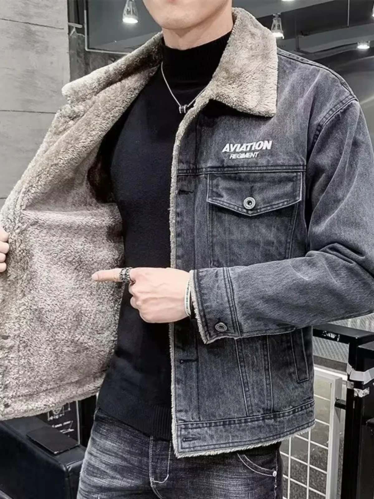Thickened Embroidered Lamb Fur Collar Jeans Jacket Men's Fashion Slim Fit Winter Coat Youthful Outerwear for Younger Men
