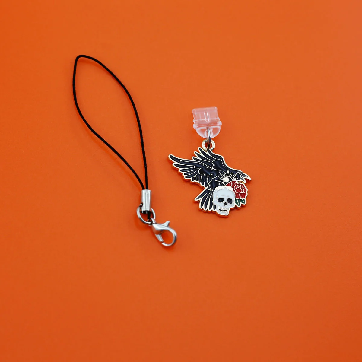 1 Stück Kunstvoller Rosen-Totenkopf-Krähen-Mond-Knochen Staubschutz-Anhänger für Mobiltelefone, Zubehör-Dekoration für iPhone und Type-C-Anschlüsse, Geschenk-Schlüsselband – Detail 14