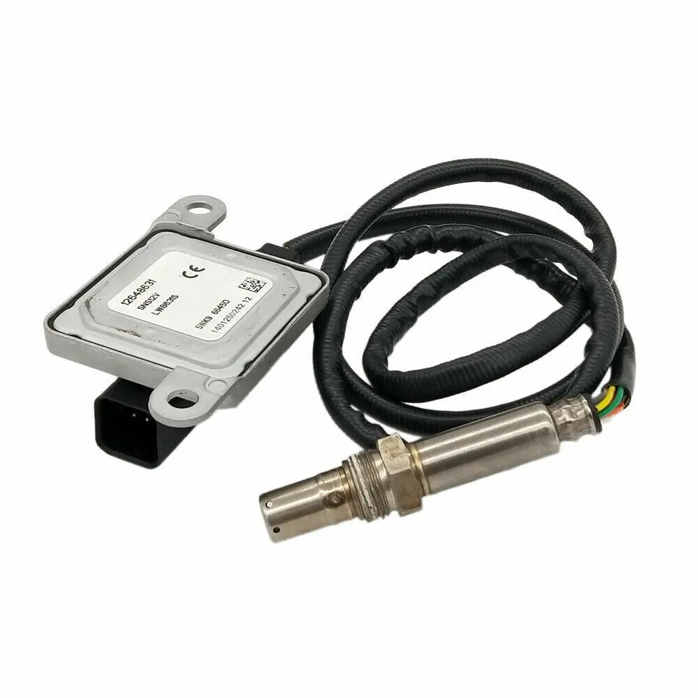 The NOx nitrogen oxide sensor is suitable for 2014, 2015, 2016 Chevrolet and GMC Sierra 2500 3500 HD-