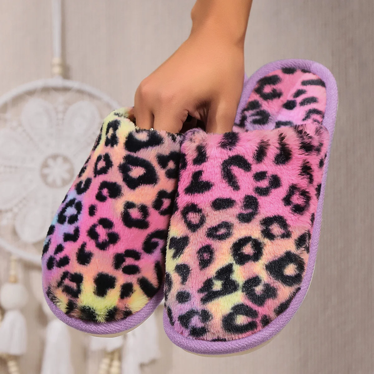 شباشب نسائية مشهورة في الخريف والشتاء، ديكور منزلي بطبعة جلد الفهد، أرضية خشبية داخلية مضادة للانزلاق، شباشب قطيفة