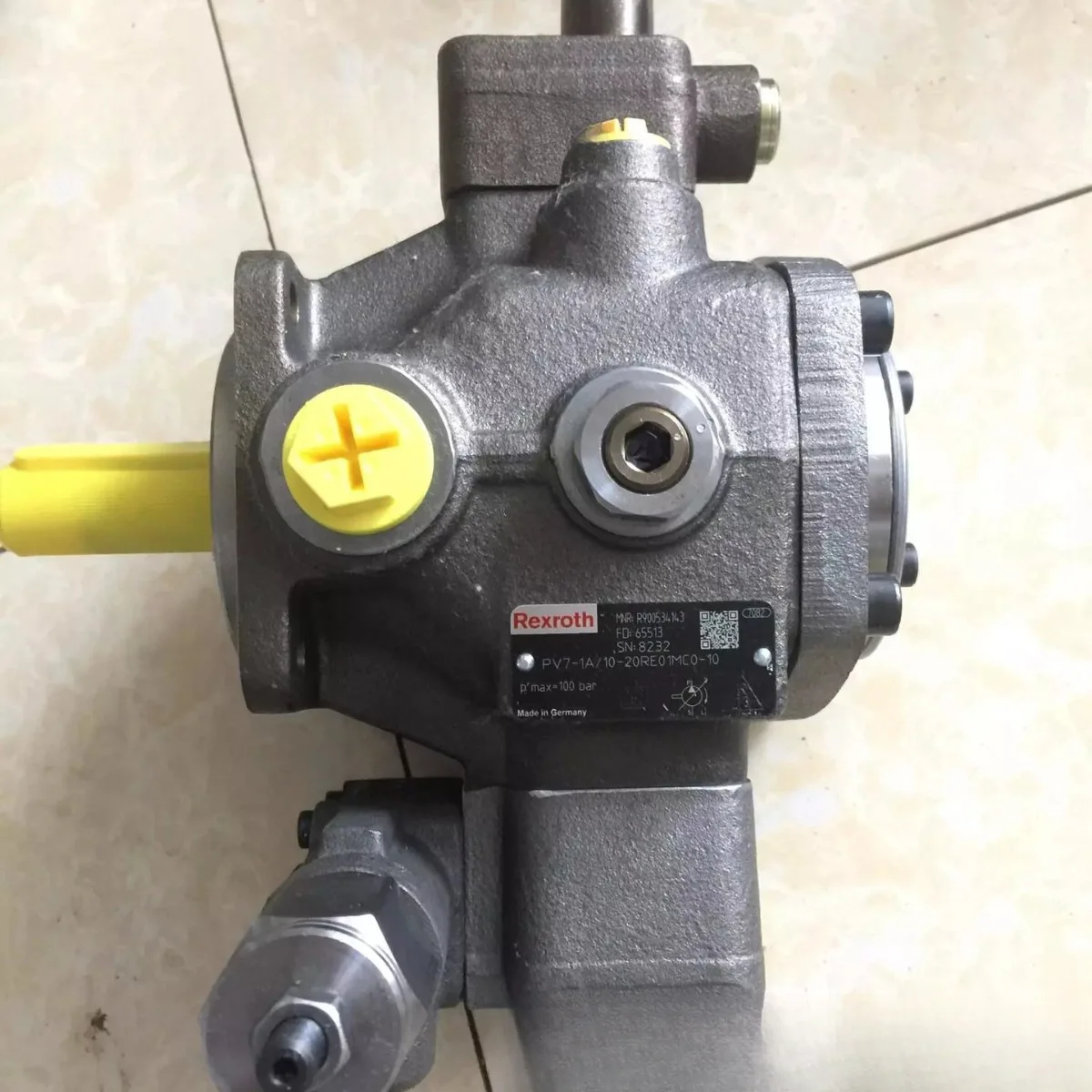 Rexroth Vane Pump R901104702 PVV4-1X/122RA15RMC