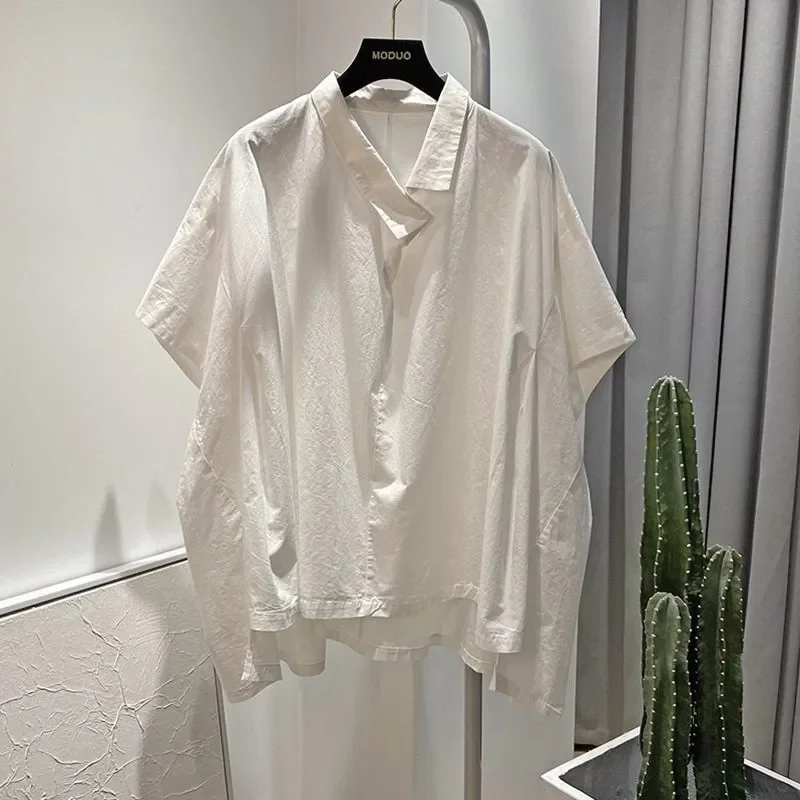 Camisa de manga corta con cuello inclinado Irregular para mujer, Top versátil holgado y adelgazante de verano