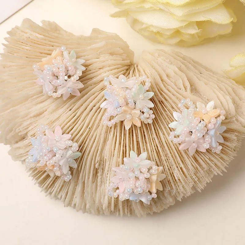1 Clear Crystal Hydrangea Flower Shoe Clips 1 Piece Cream Color Seed Bead Cluster for Clogs DIY Sweet Youthful Girl Next Door