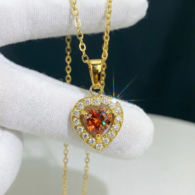 

1pc 0.5 Carat Golden Stainless Steel Necklace, Inlaid Red Heart-shaped Moissanite, A Perfect Anniversary Gift.